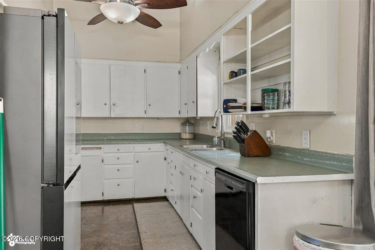 5630 Radcliff Drive Property Photo 8