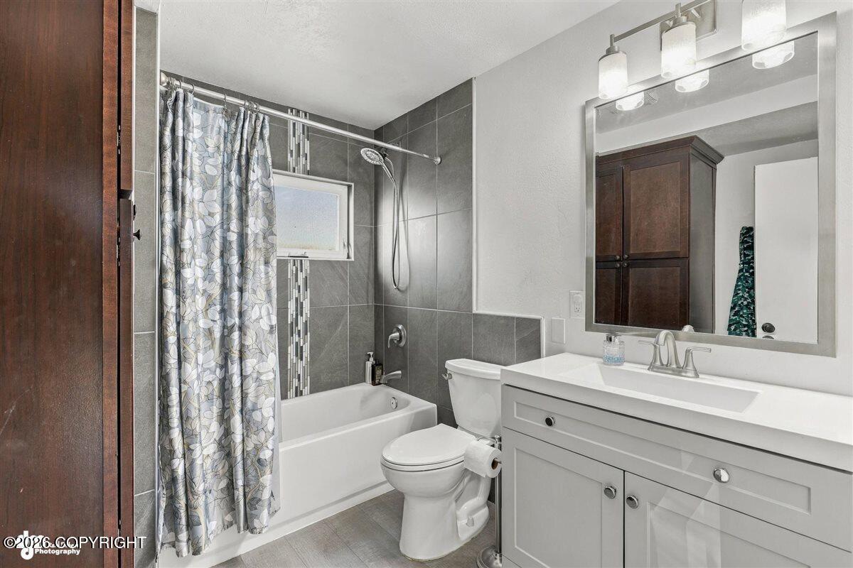 5630 Radcliff Drive Property Photo 18