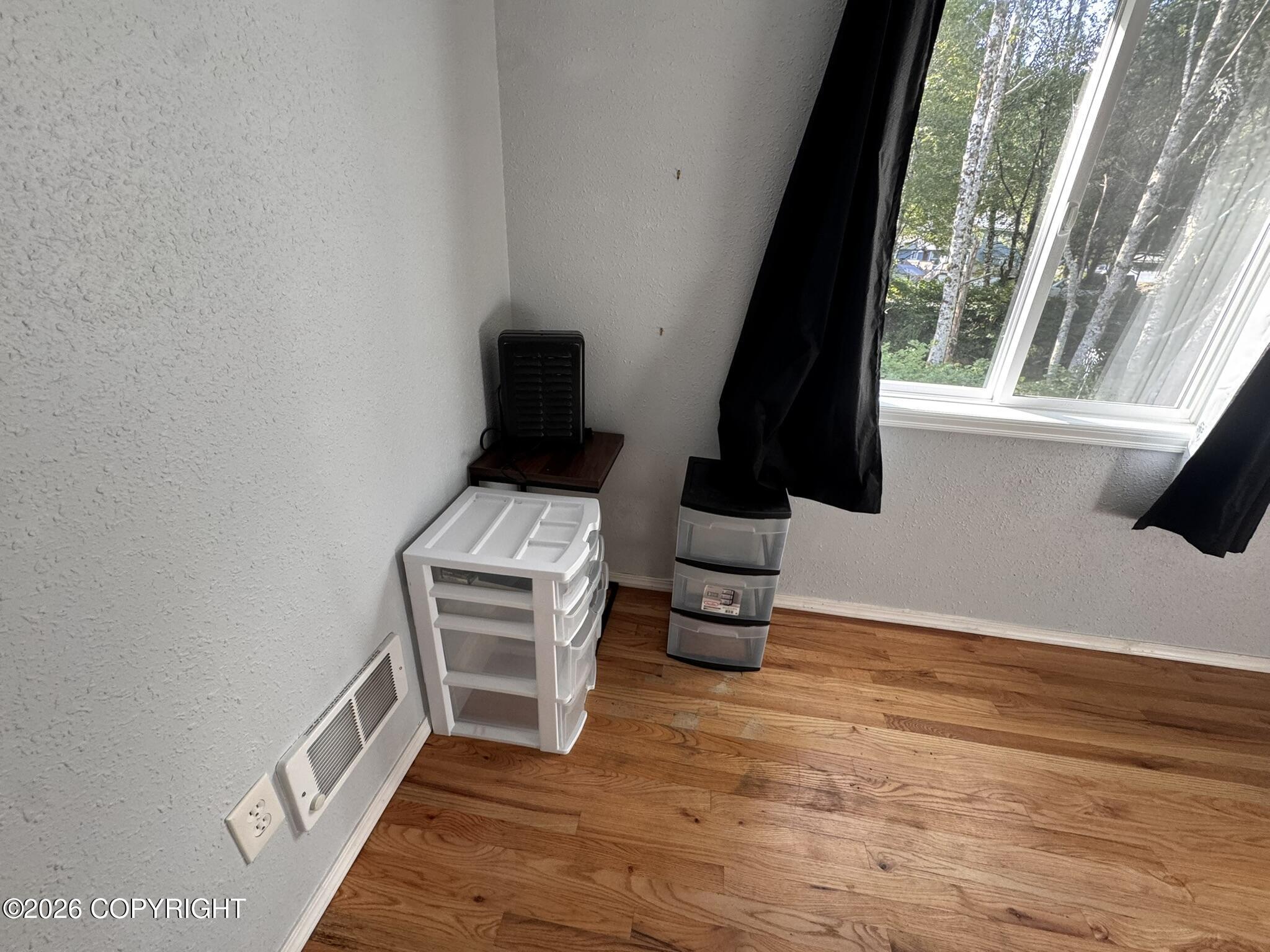 1112 Salmon Row Property Photo 10