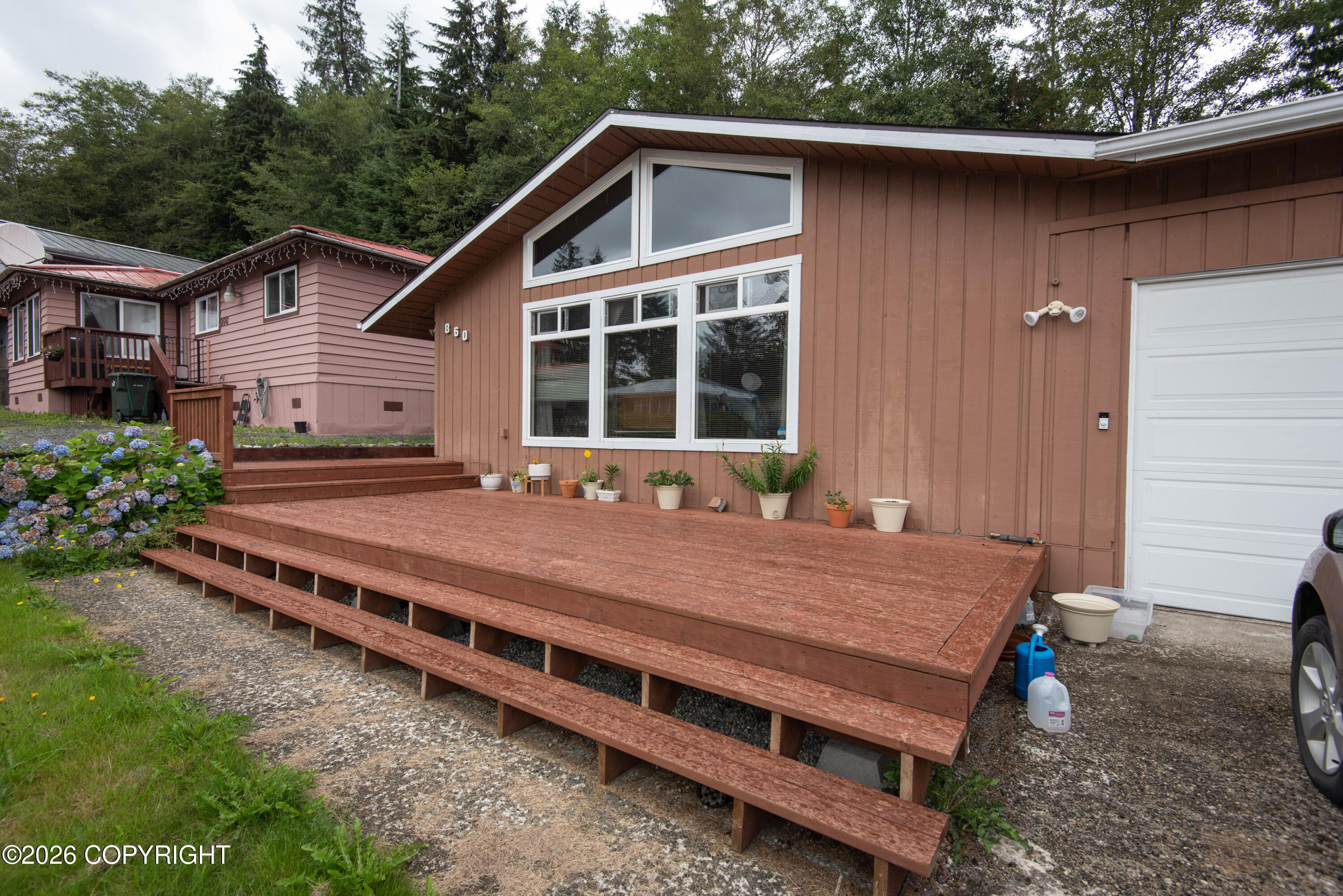 860 Monroe Street Property Photo 3
