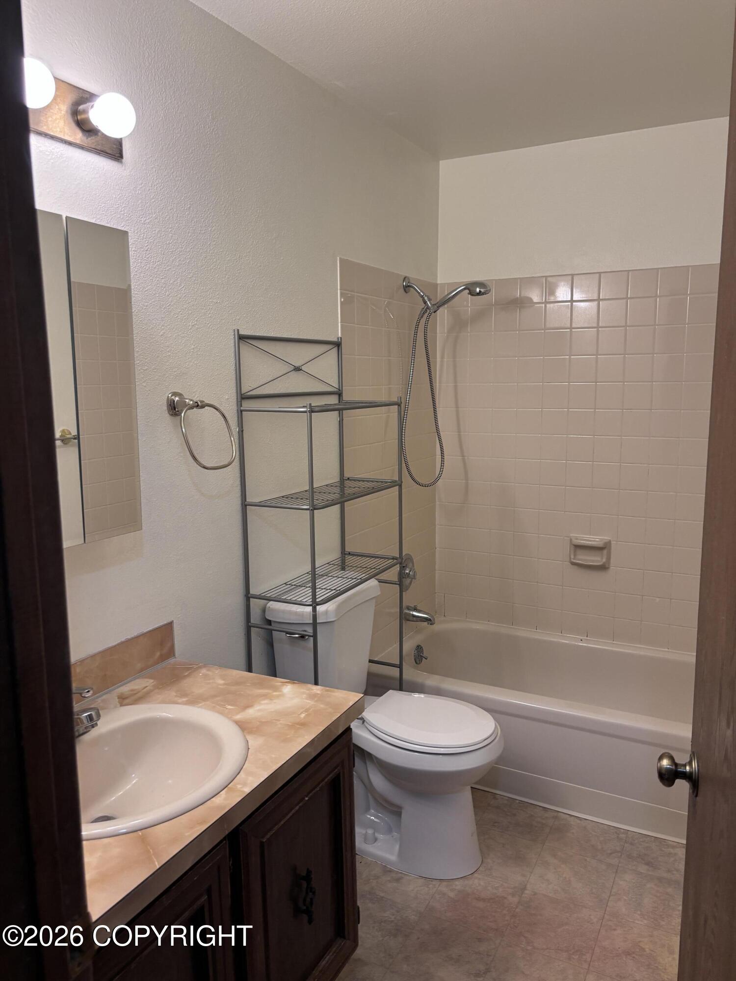2100 Minerva Way #a20 Property Photo 5