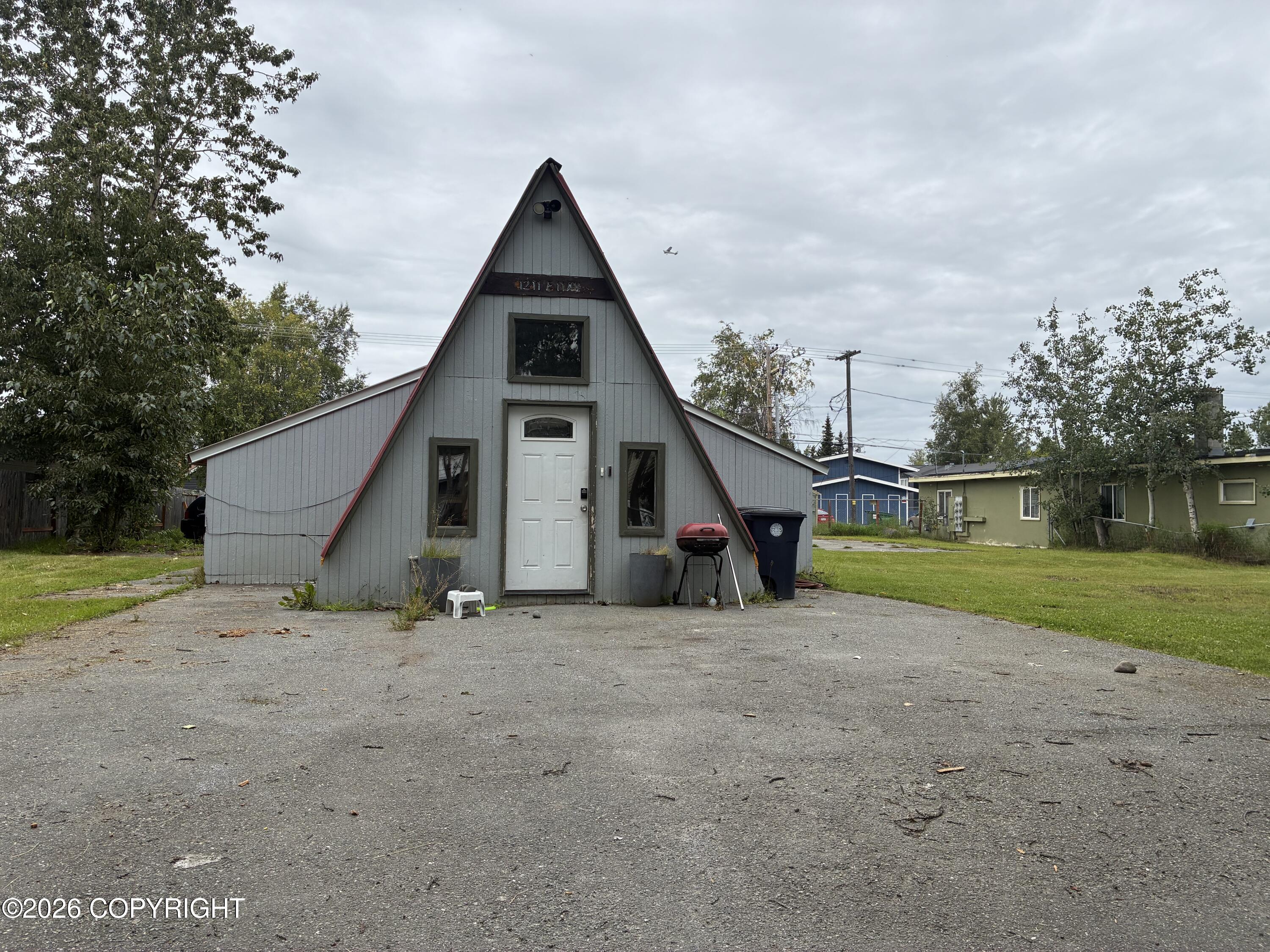 1211 E 11th Avenue Property Photo 2