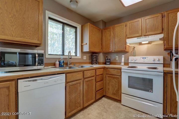 17421 Rachel Avenue Property Photo 6