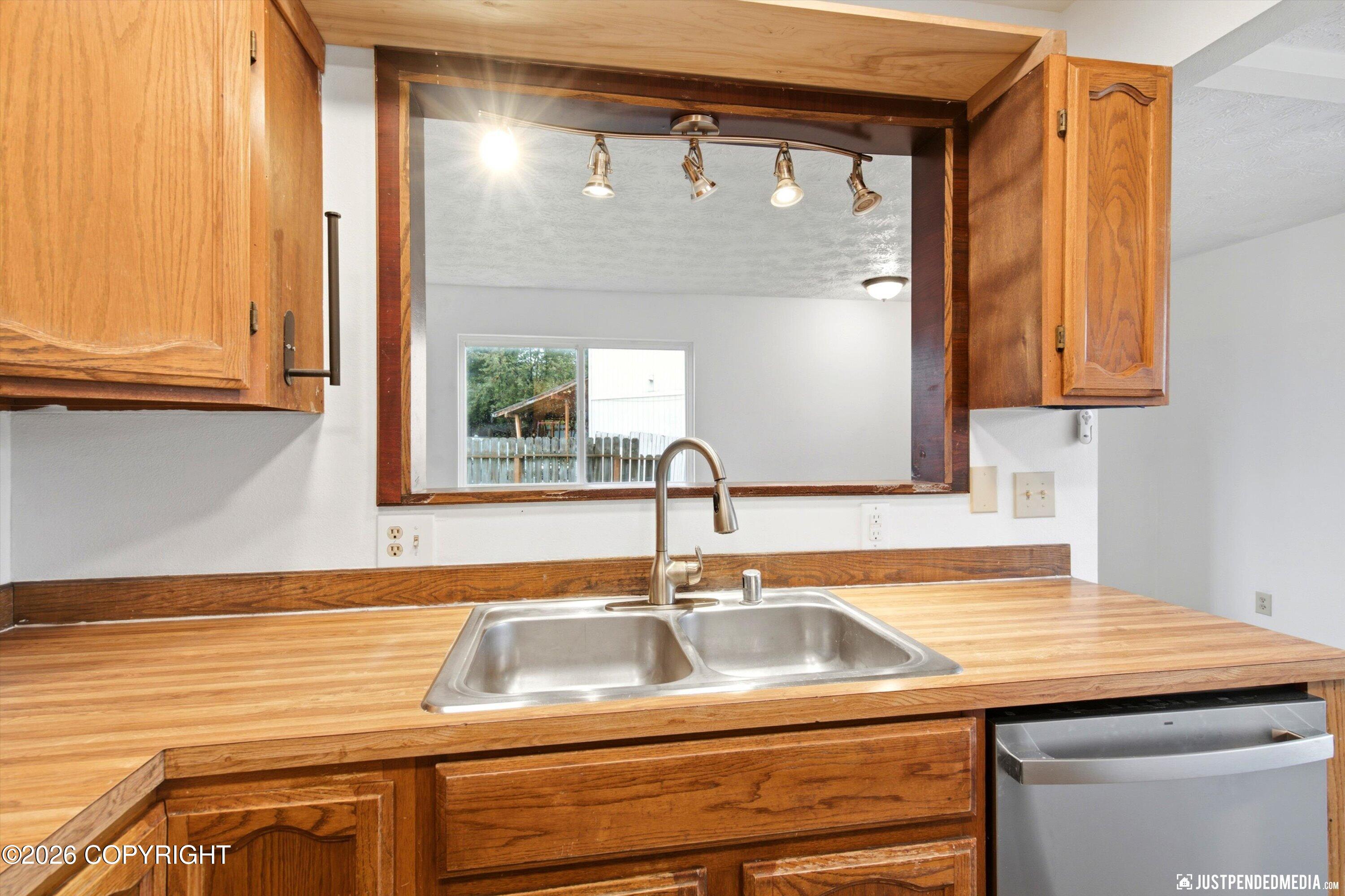 1129 Fred Circle Property Photo 9