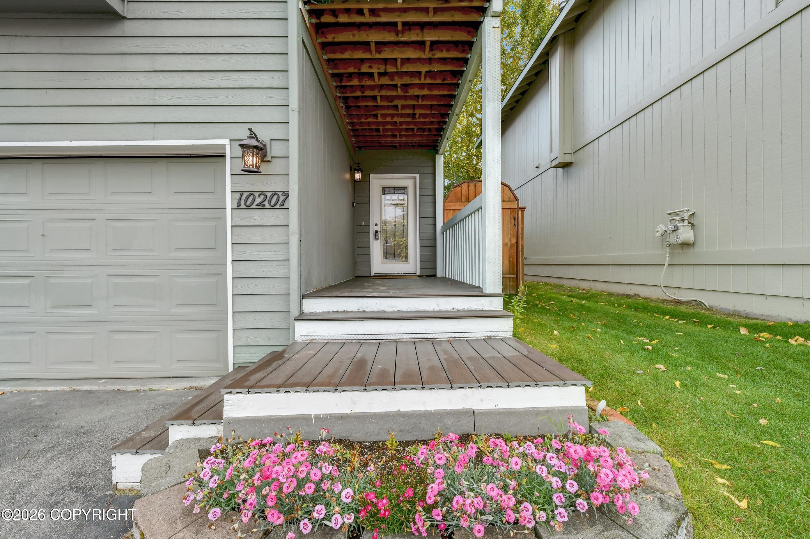 10207 Ridge Park Drive Property Photo 3