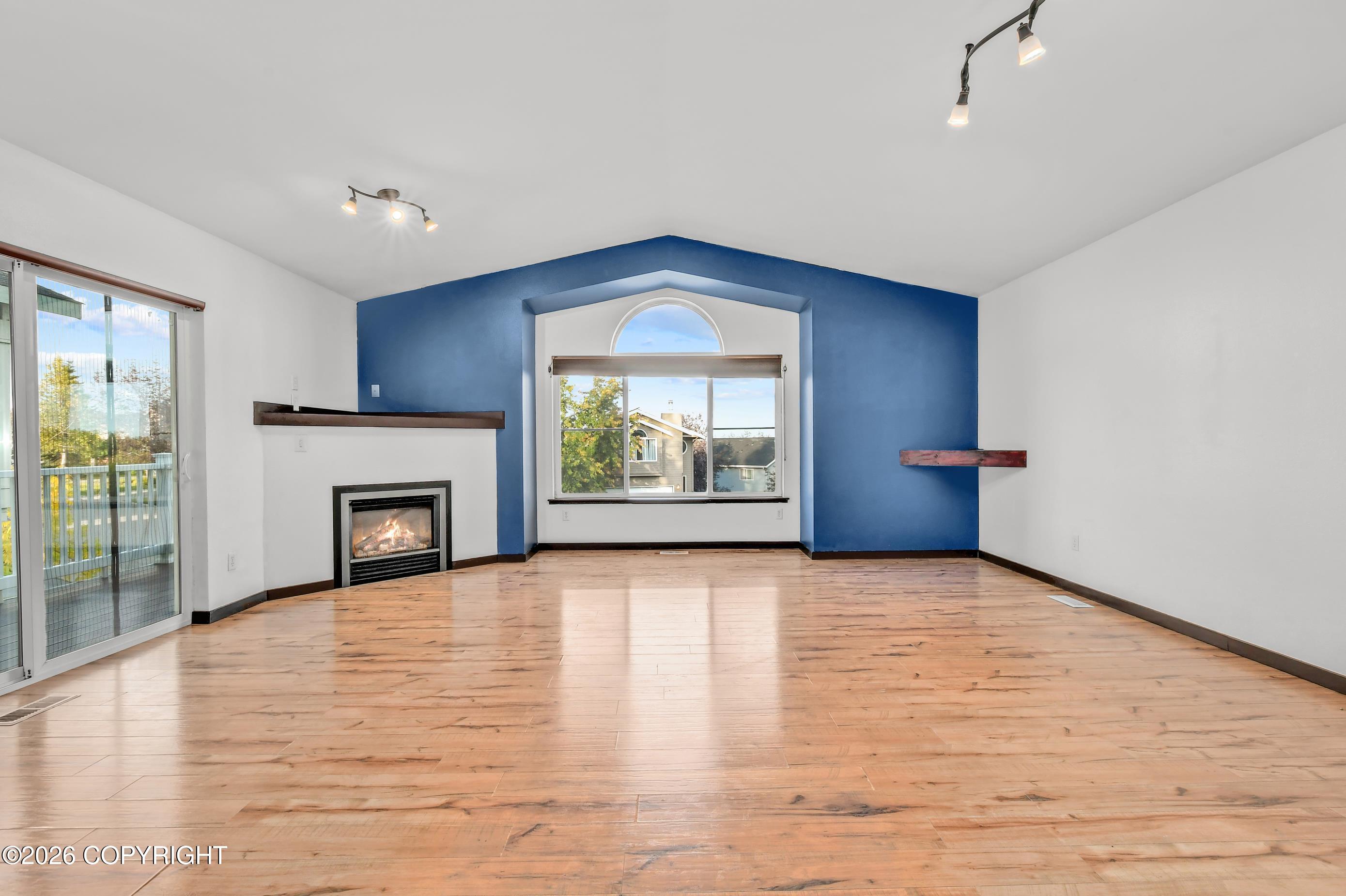 10207 Ridge Park Drive Property Photo 5