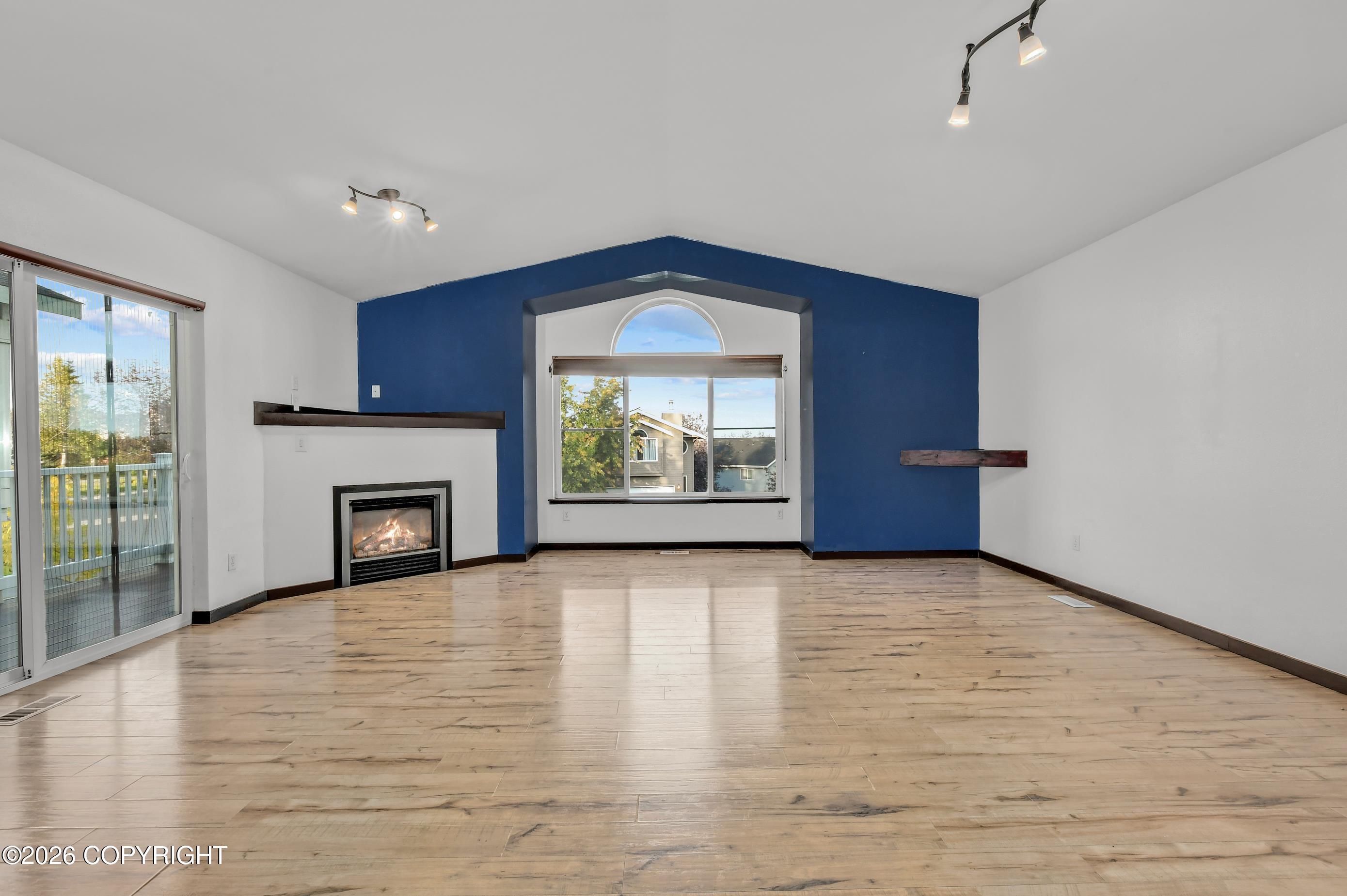 10207 Ridge Park Drive Property Photo 5