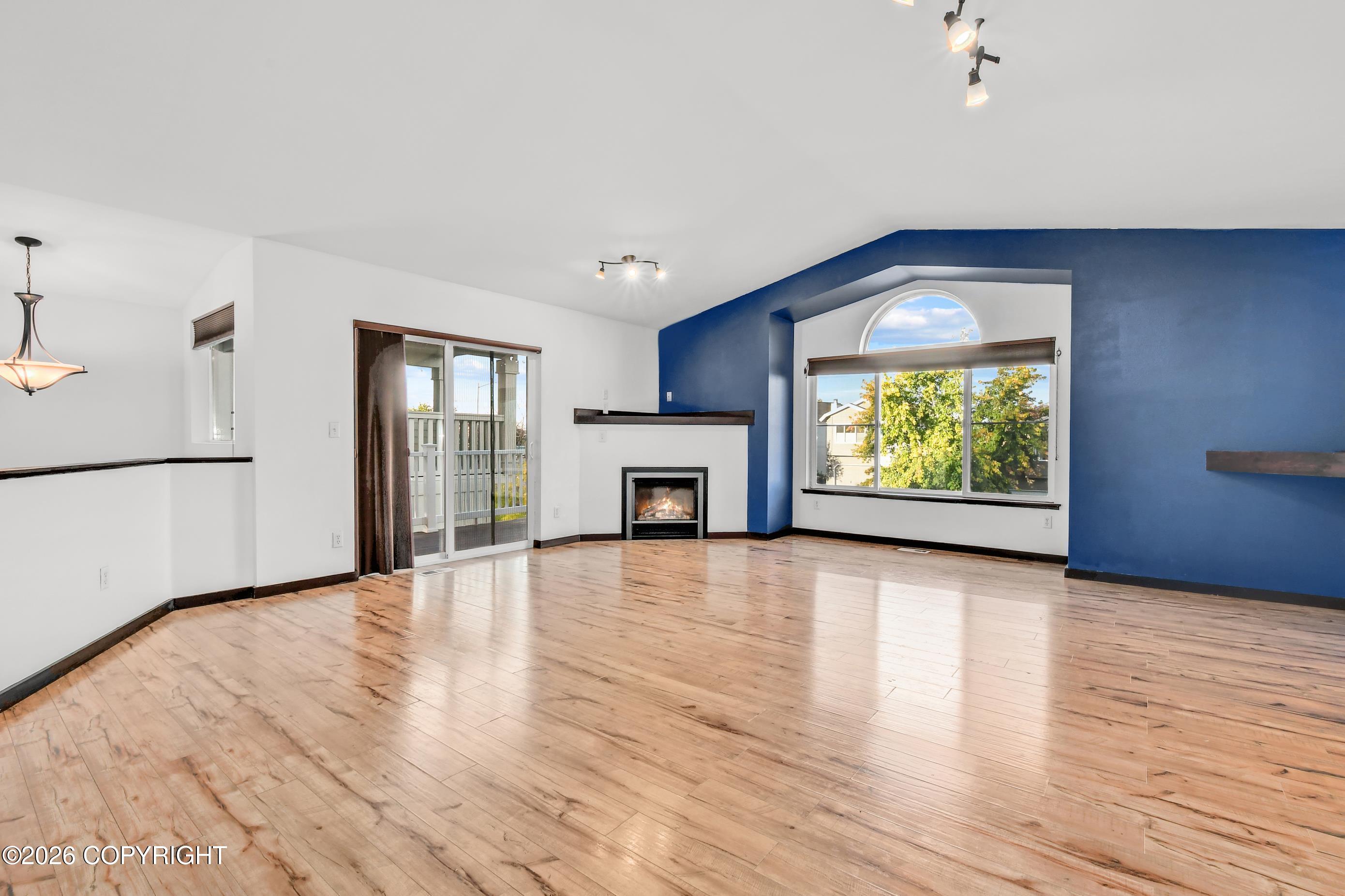 10207 Ridge Park Drive Property Photo 6