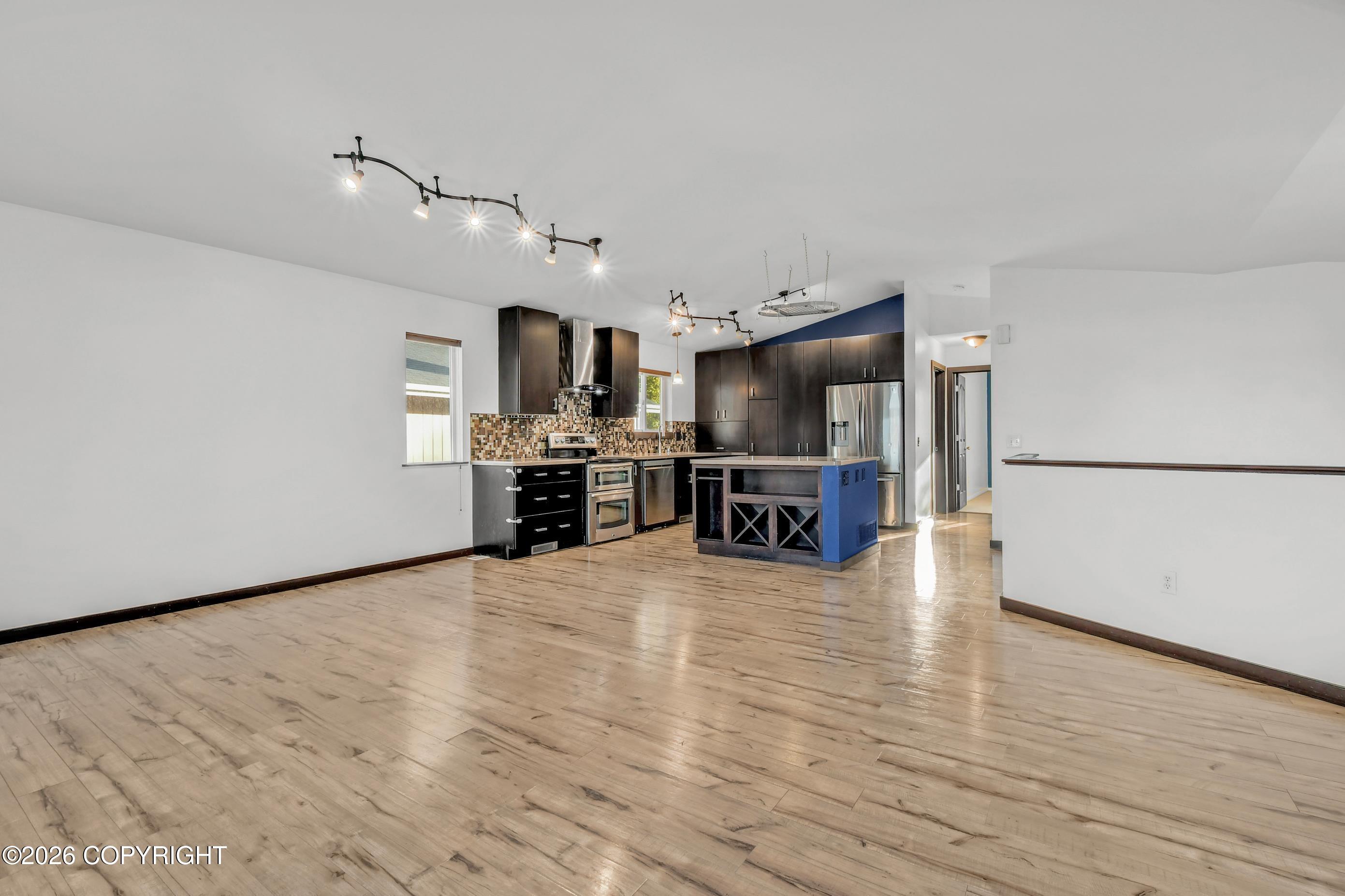 10207 Ridge Park Drive Property Photo 8
