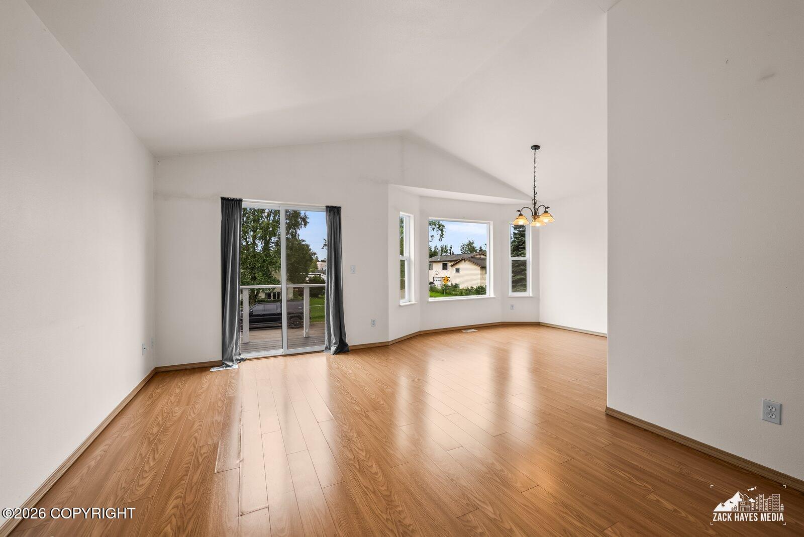 2113 W 47th Avenue Property Photo 12