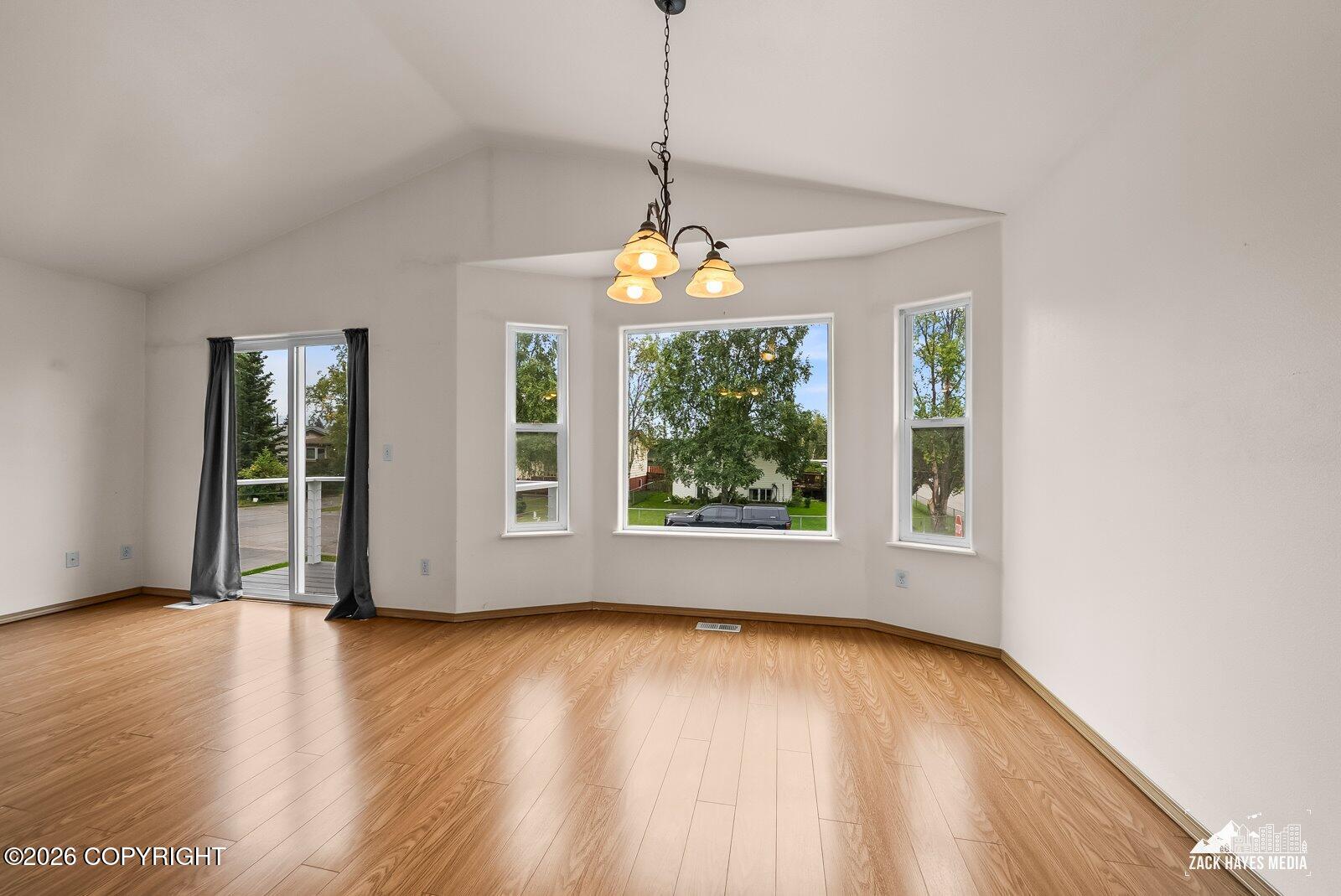 2113 W 47th Avenue Property Photo 16
