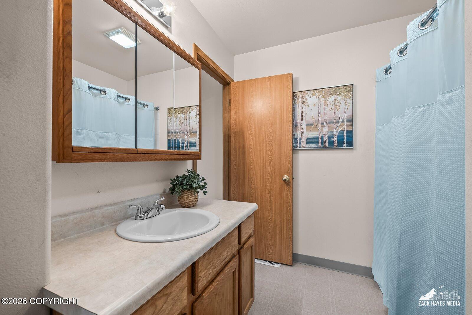 2113 W 47th Avenue Property Photo 29