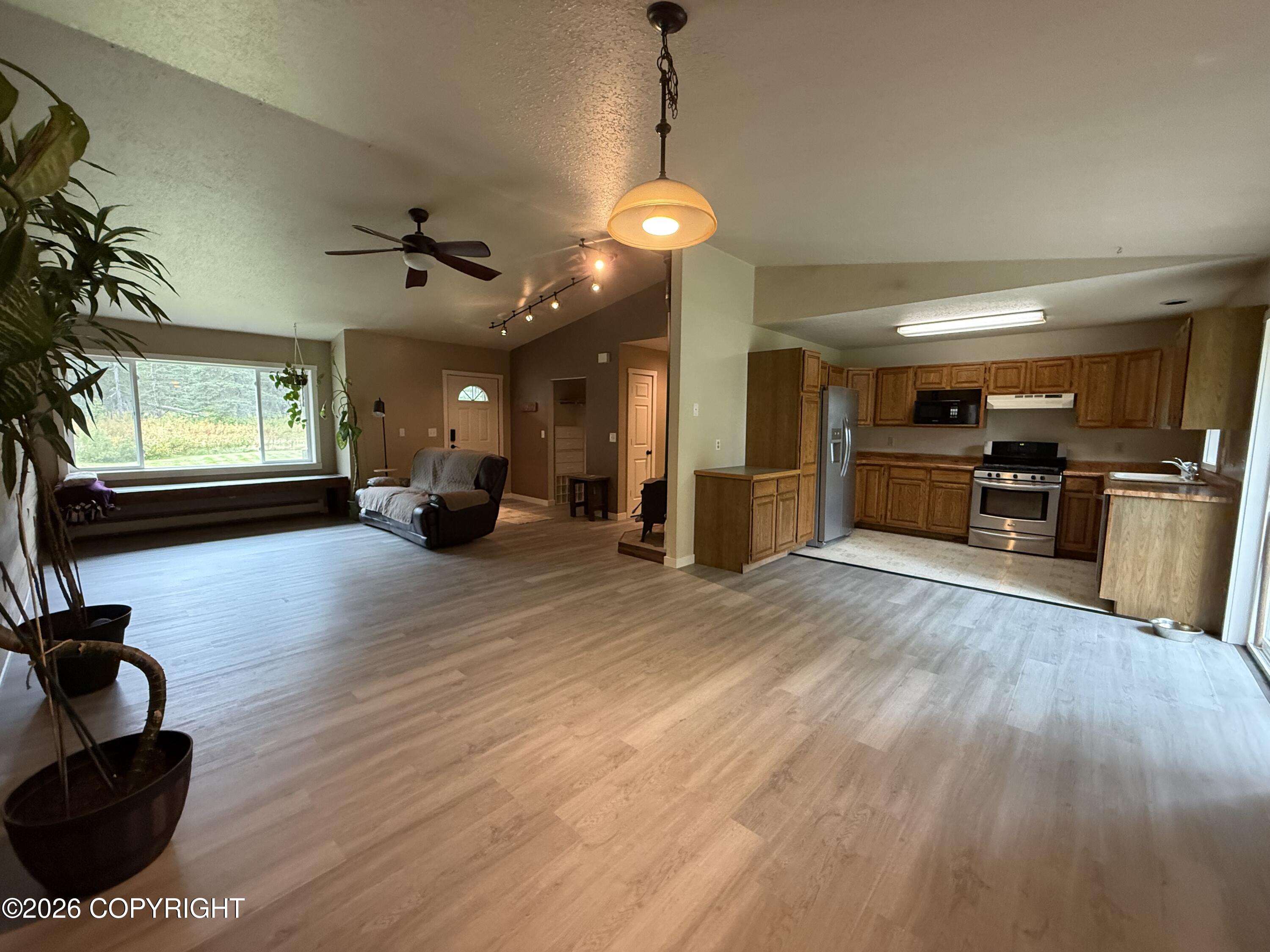47400 Top Gun Street Property Photo 5