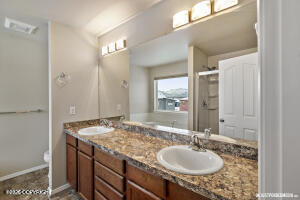 1007 Northpointe Bluff Drive Property Photo 6