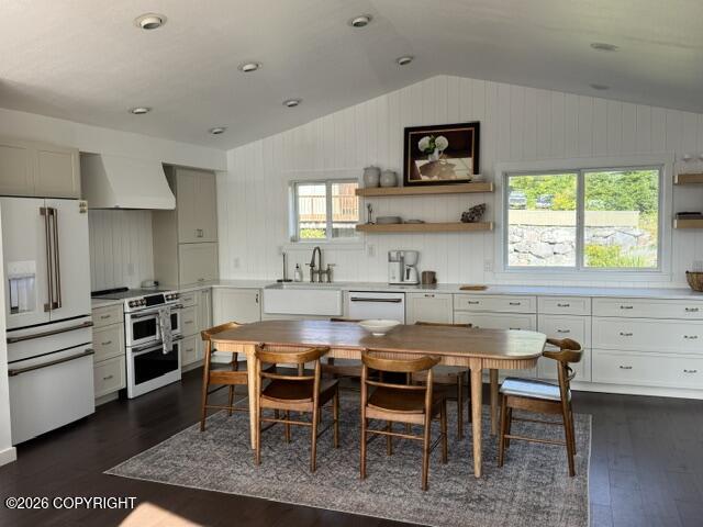 3004 Barker Street Property Photo 8