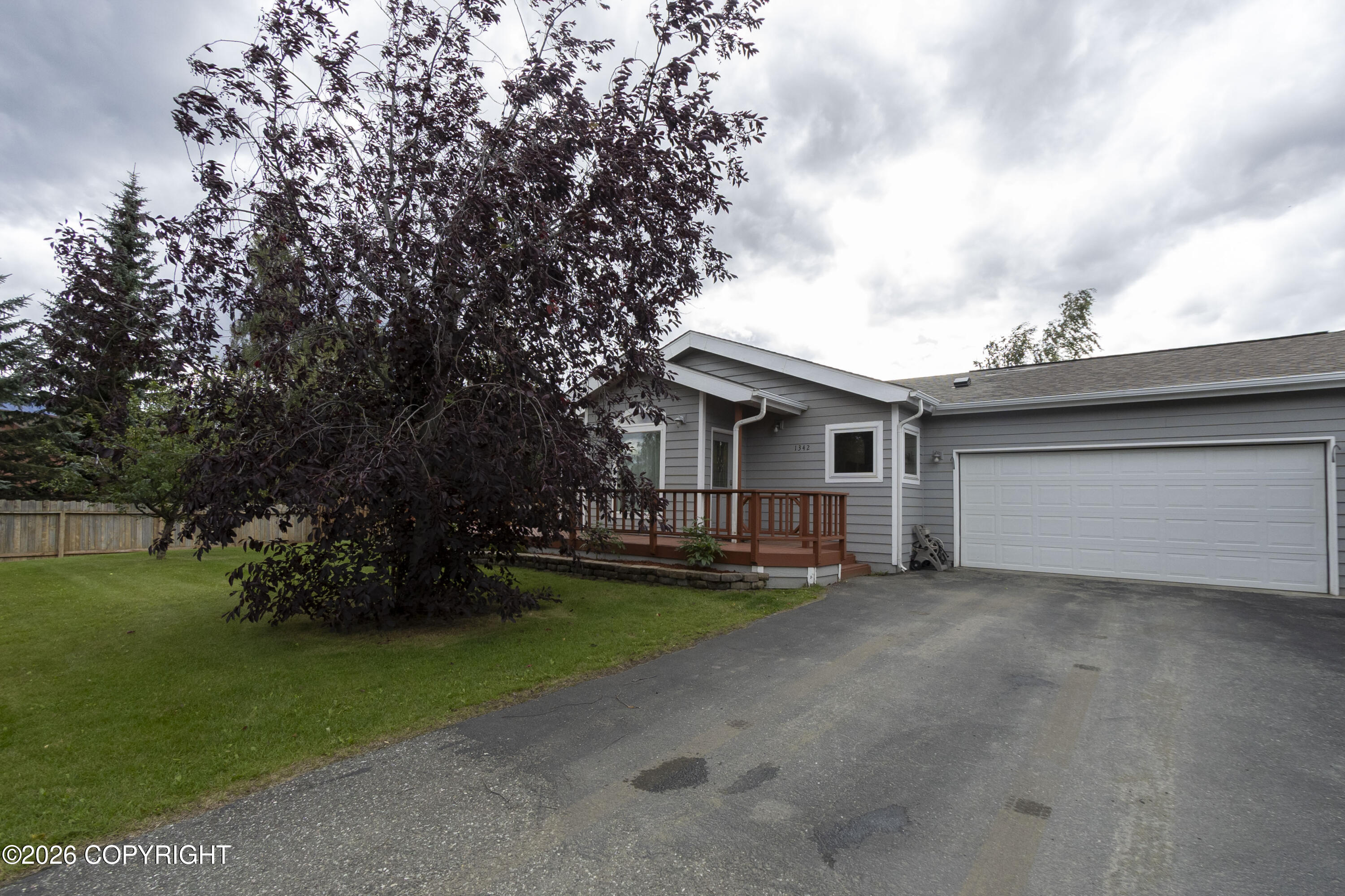 1342 S Thalo Drive Property Photo 1