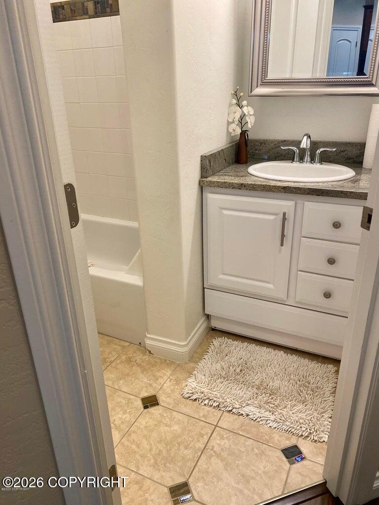 3825 E Klatt Road Property Photo 16
