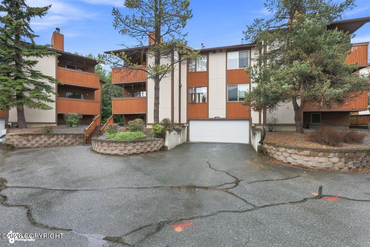7220 Huntsmen Circle #6b Property Photo 1