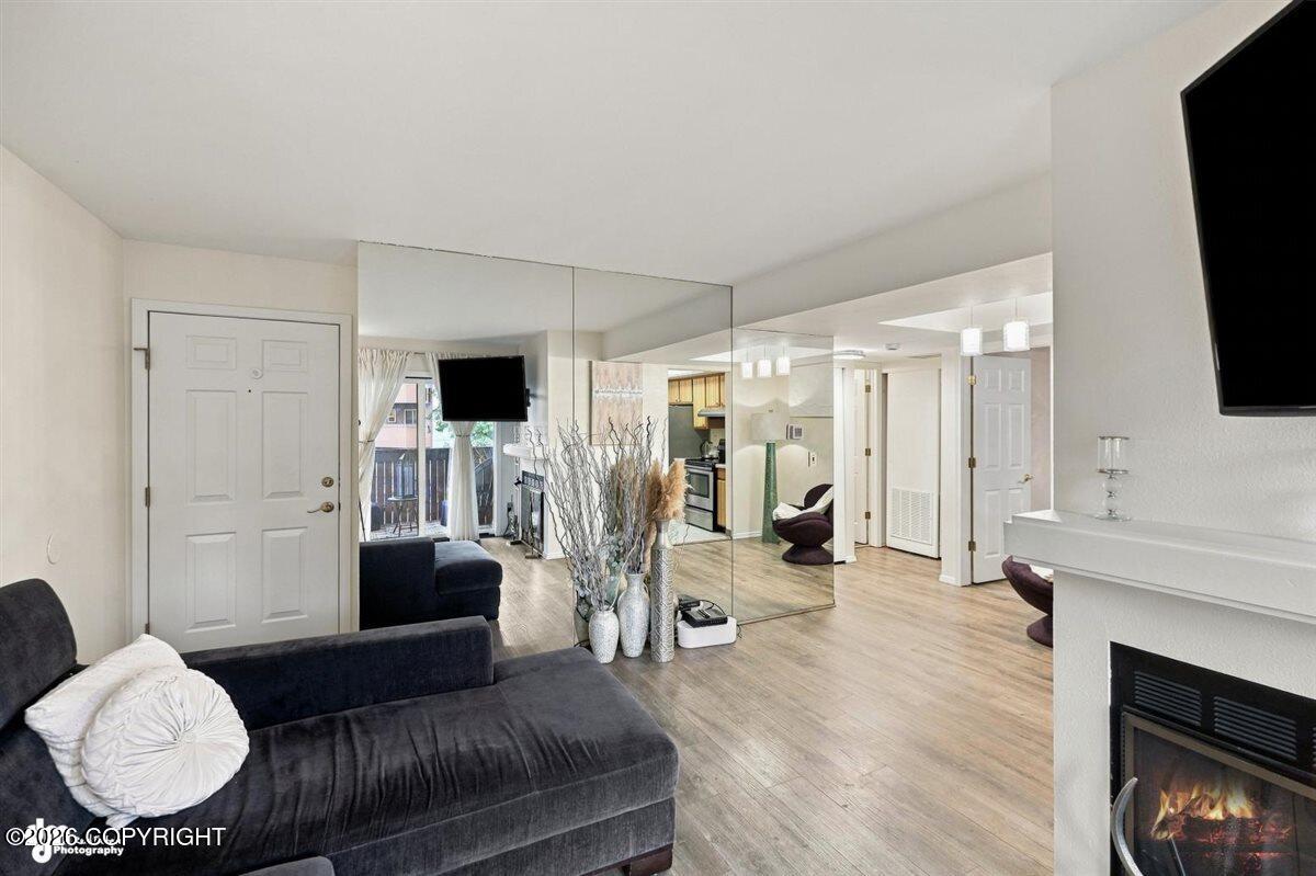 7220 Huntsmen Circle #6b Property Photo 2