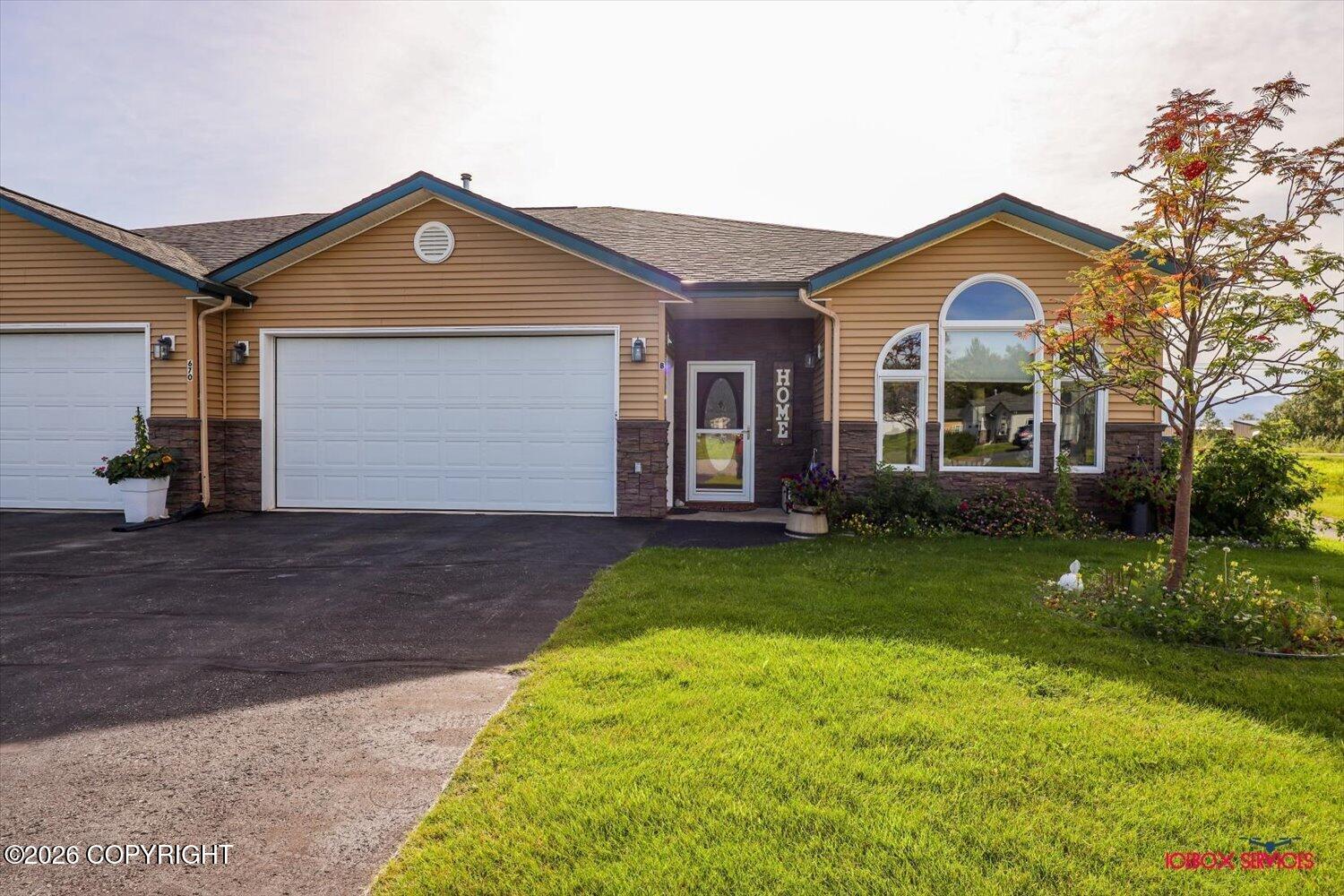 670 E Primrose Circle #b Property Photo 2