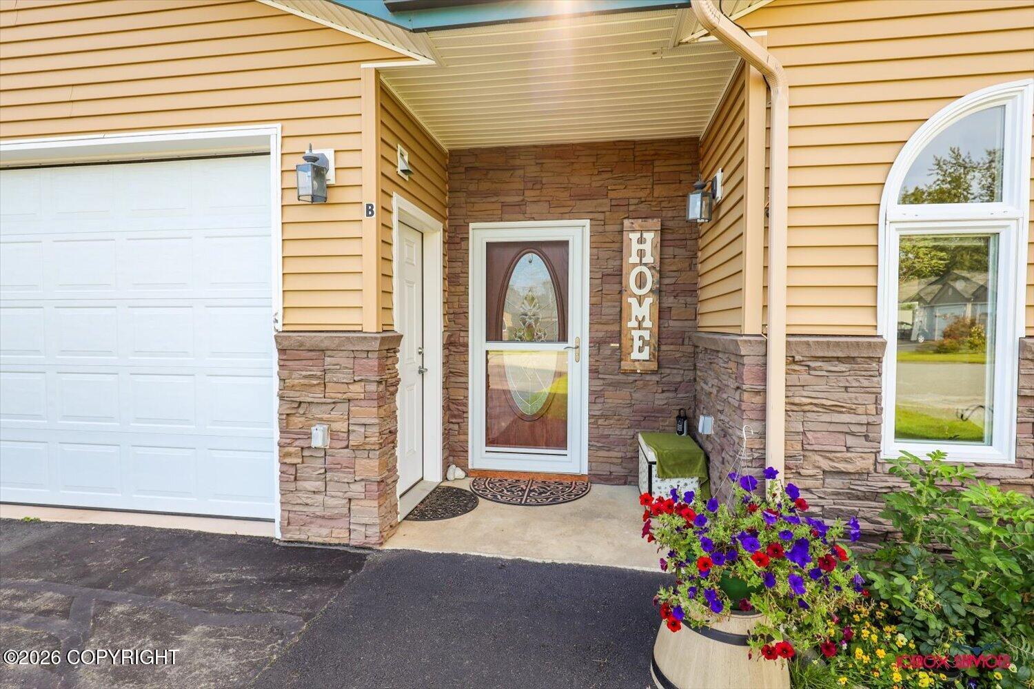 670 E Primrose Circle #b Property Photo 3