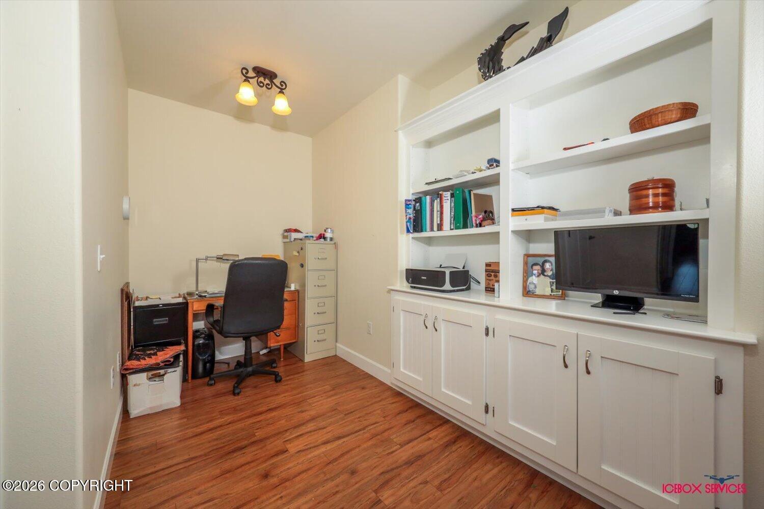 670 E Primrose Circle #b Property Photo 12
