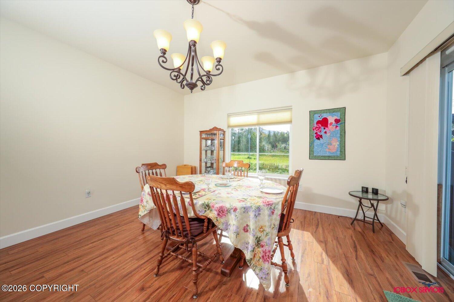 670 E Primrose Circle #b Property Photo 18