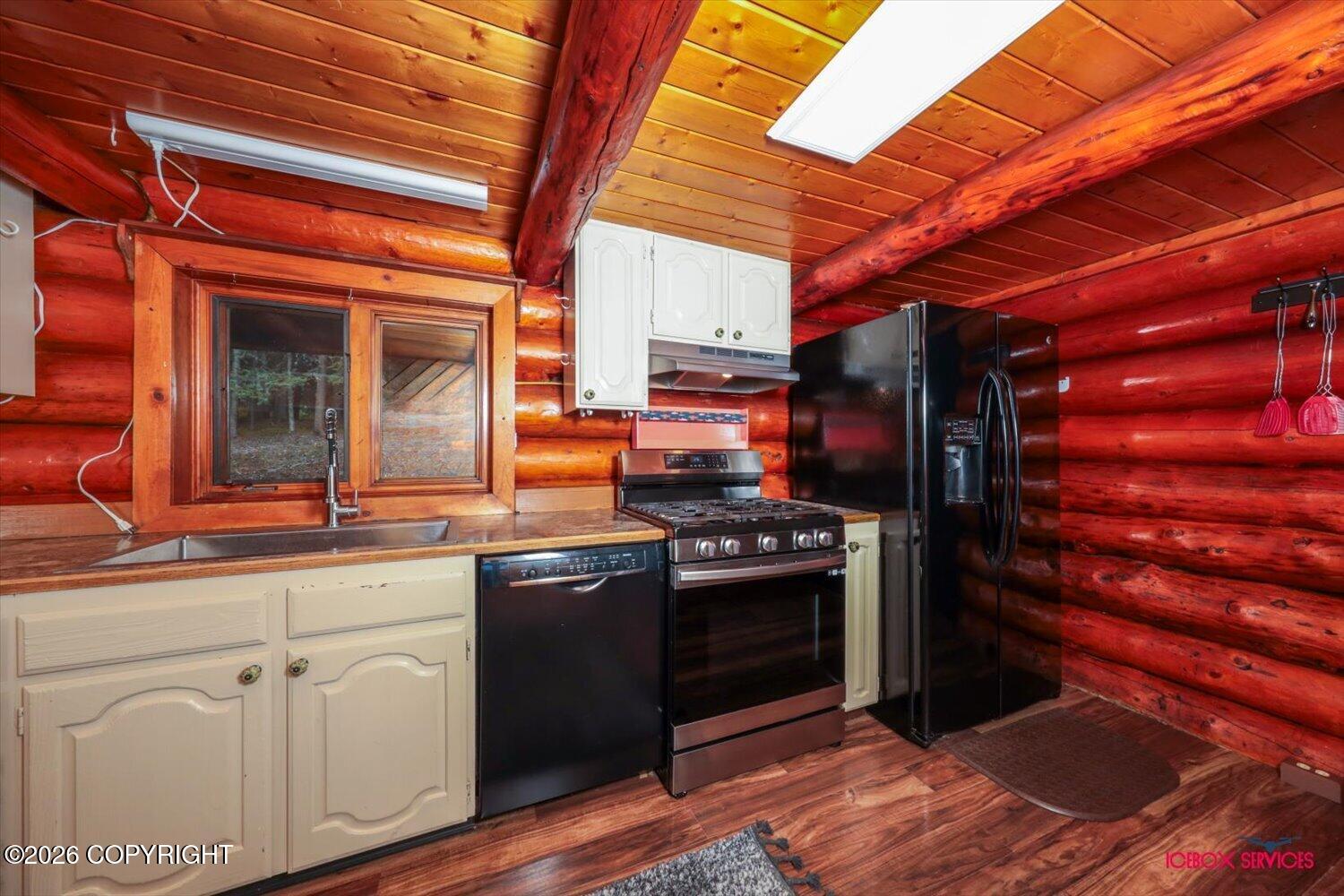 187 Chalcopyrite Court Property Photo 9