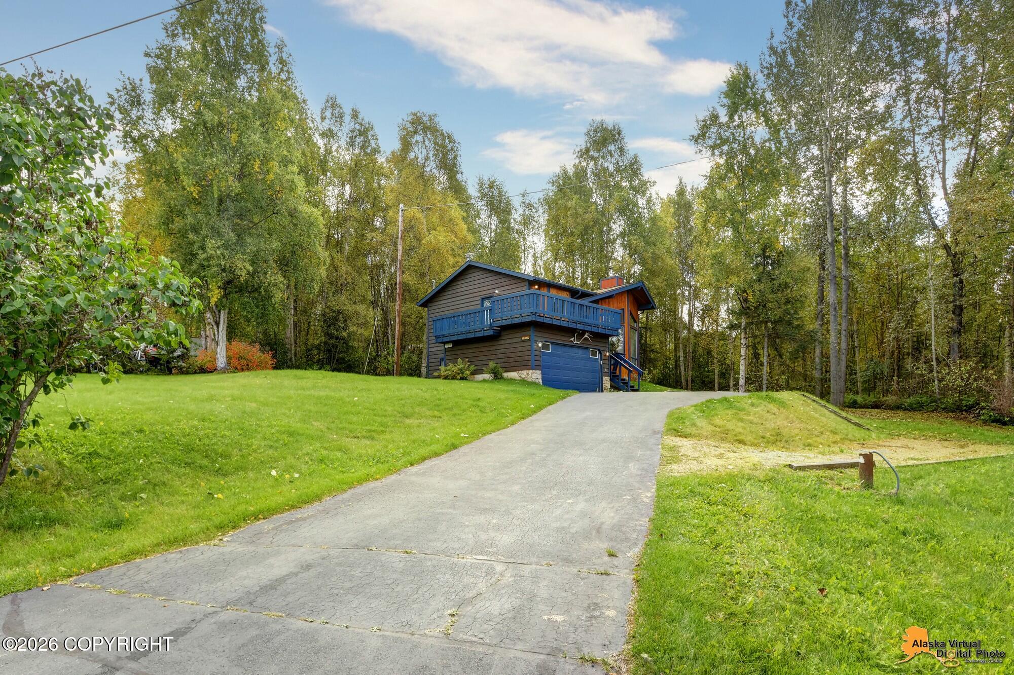 22314 Woodcliff Court Property Photo 6