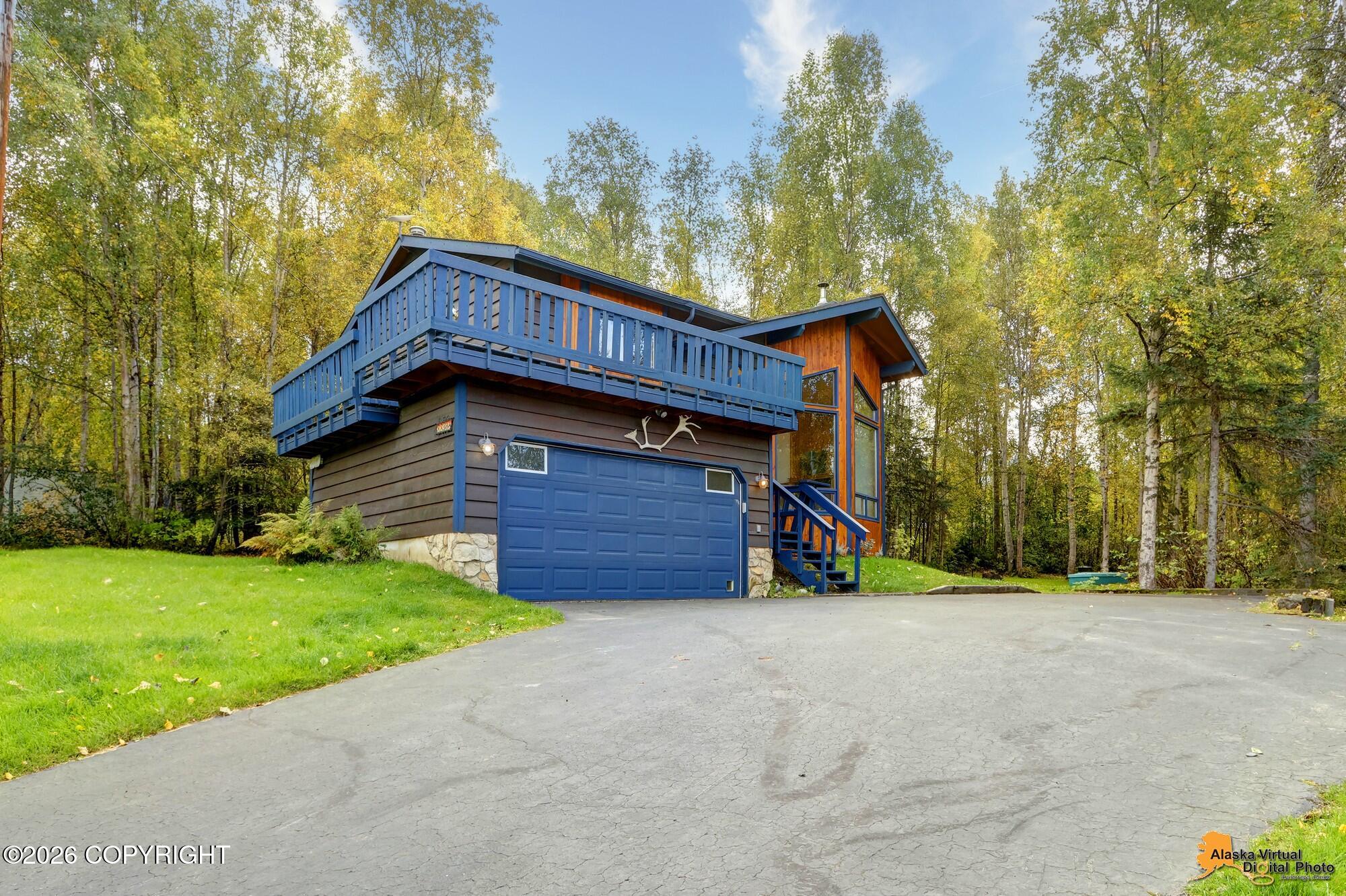 22314 Woodcliff Court Property Photo 9