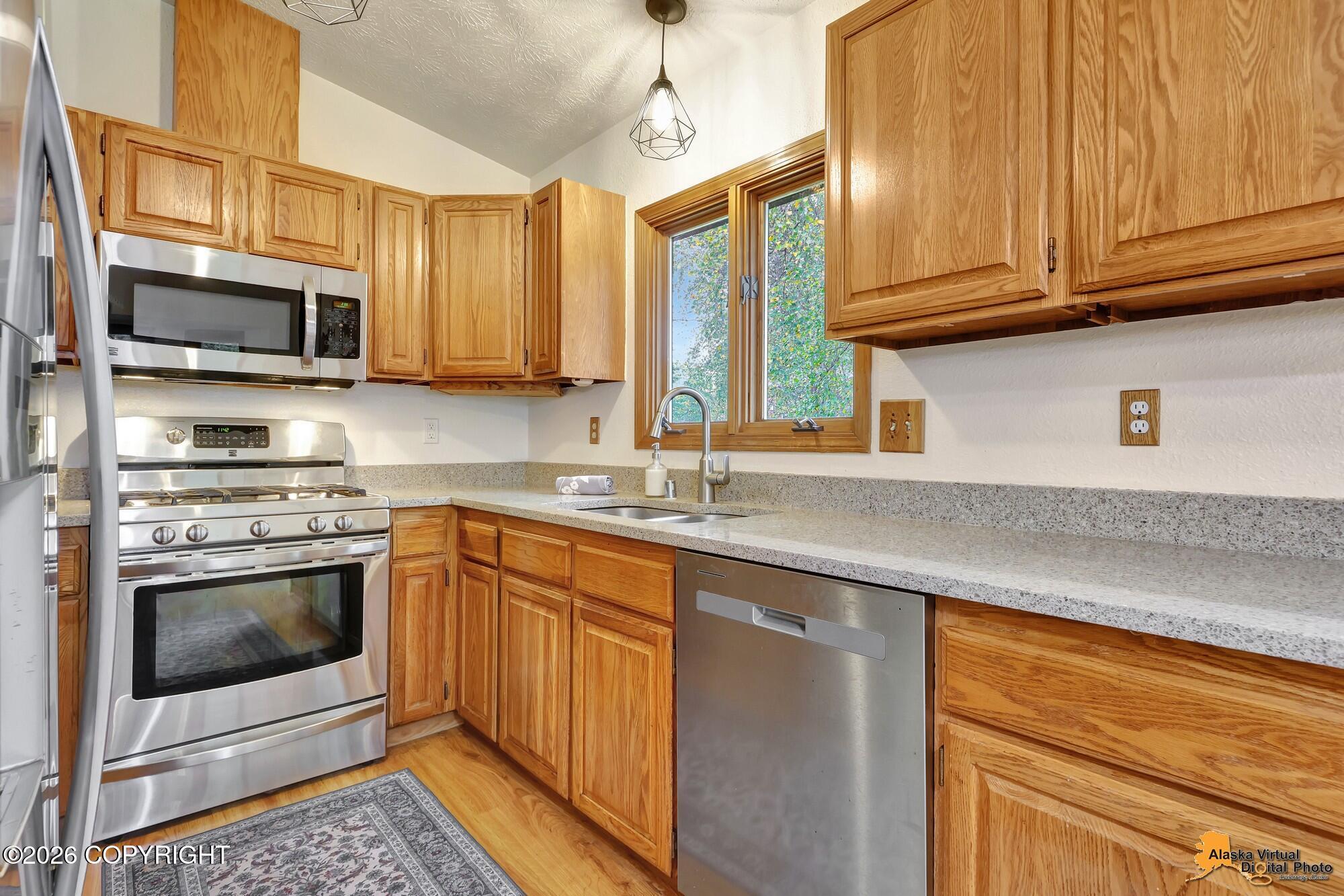 22314 Woodcliff Court Property Photo 19