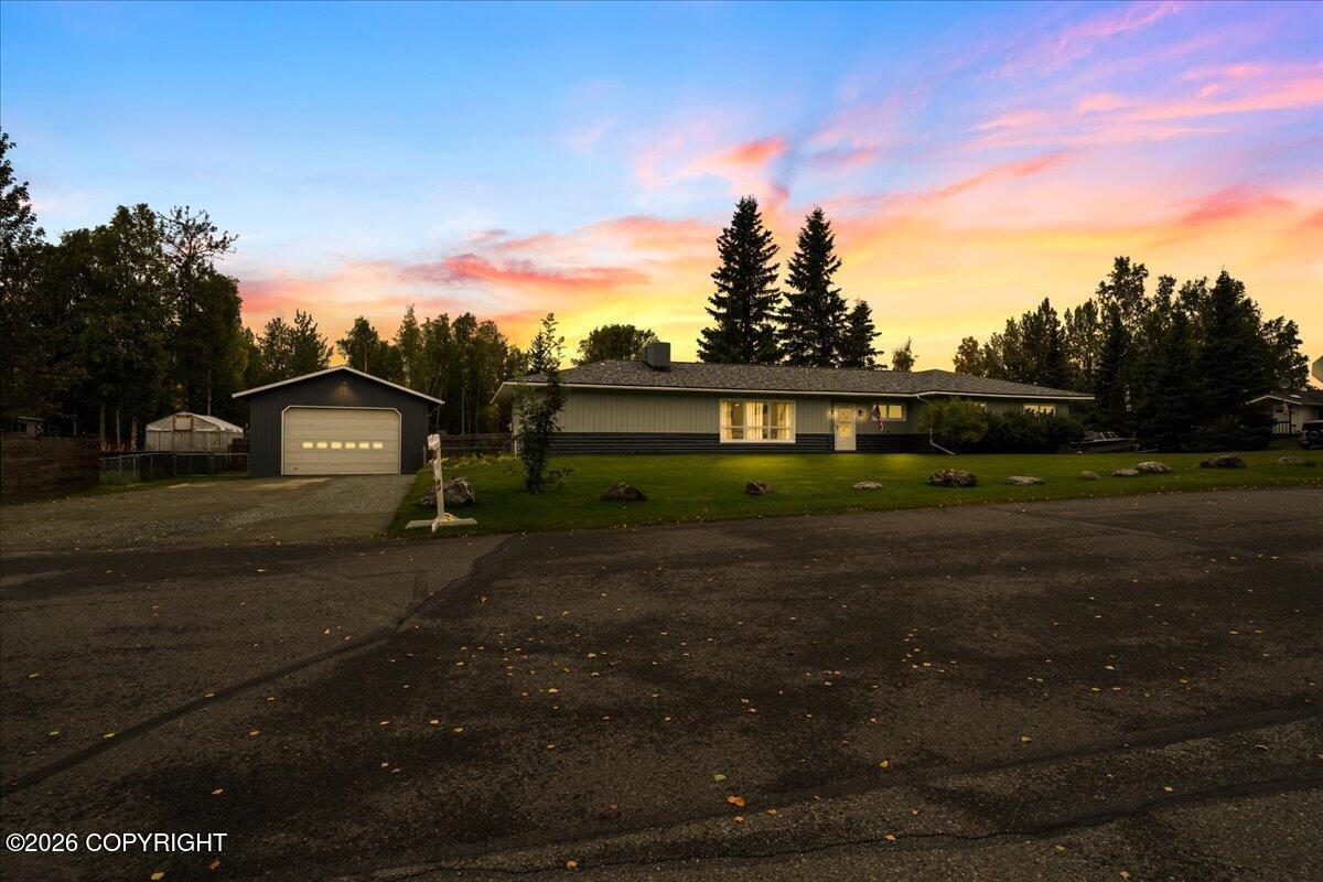 12606 Iris Way Property Photo 2