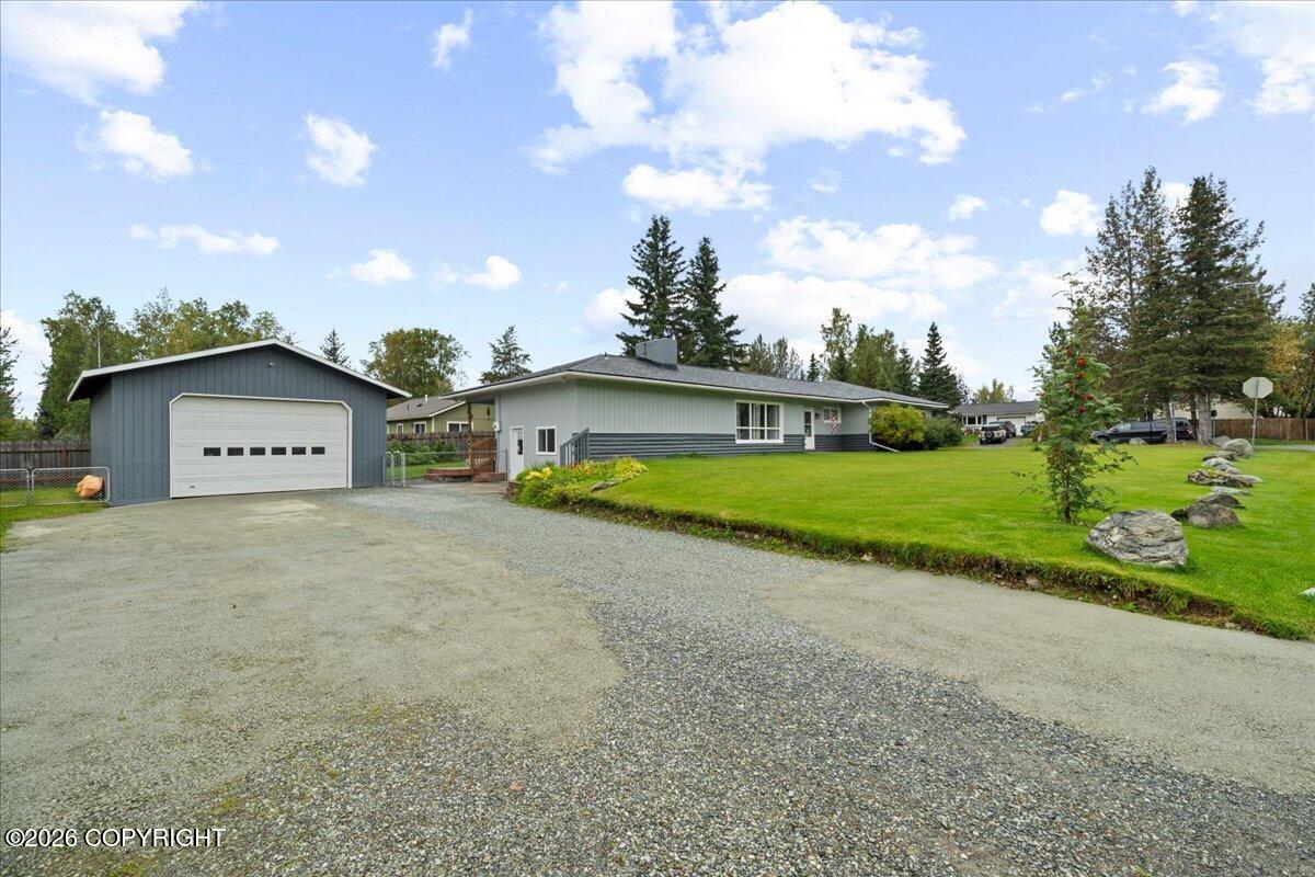 12606 Iris Way Property Photo 4