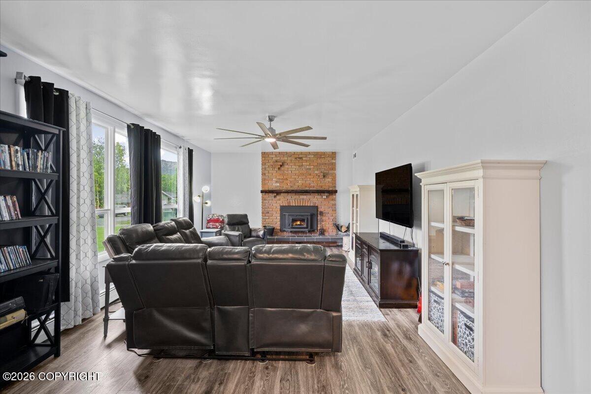 12606 Iris Way Property Photo 10