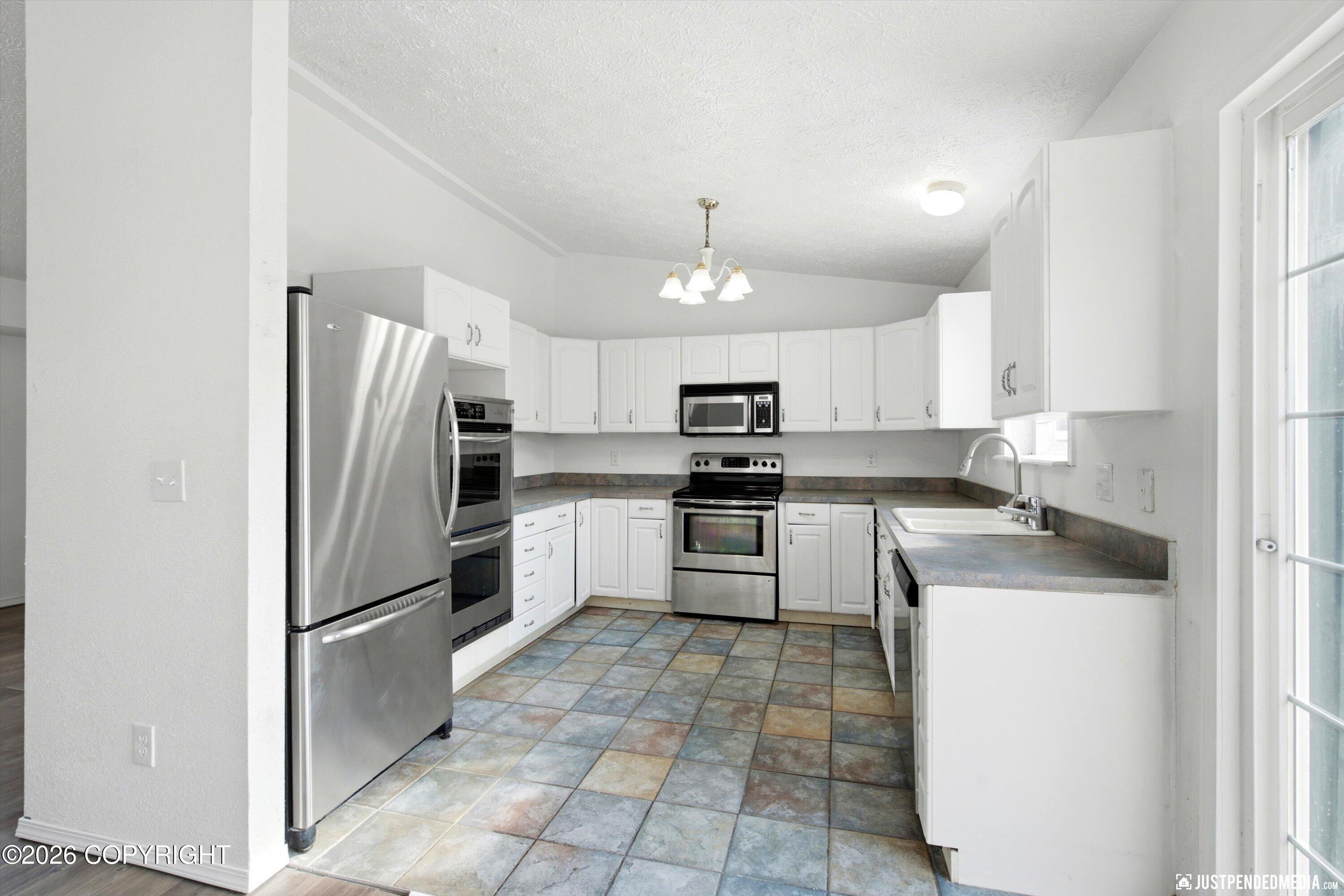 1130 W 71st Court Property Photo 21