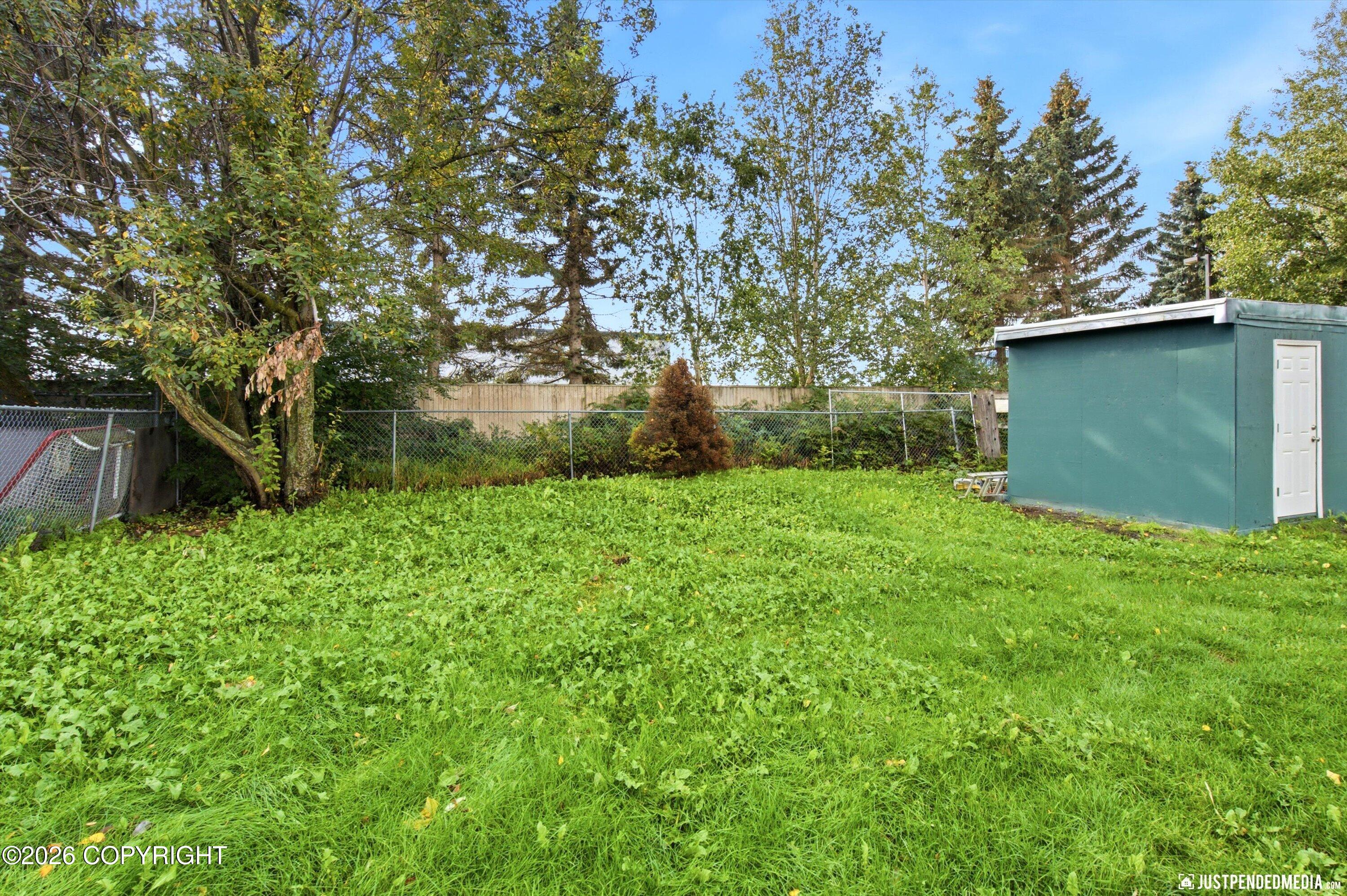1130 W 71st Court Property Photo 38