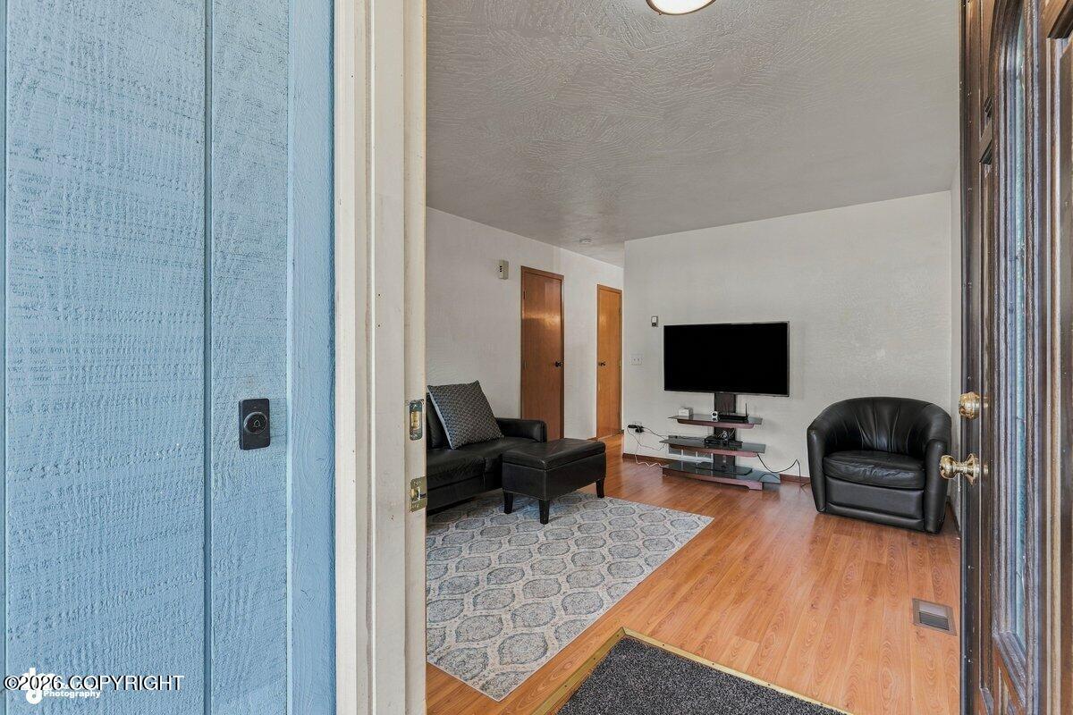 3348 Leonard Circle Property Photo 2