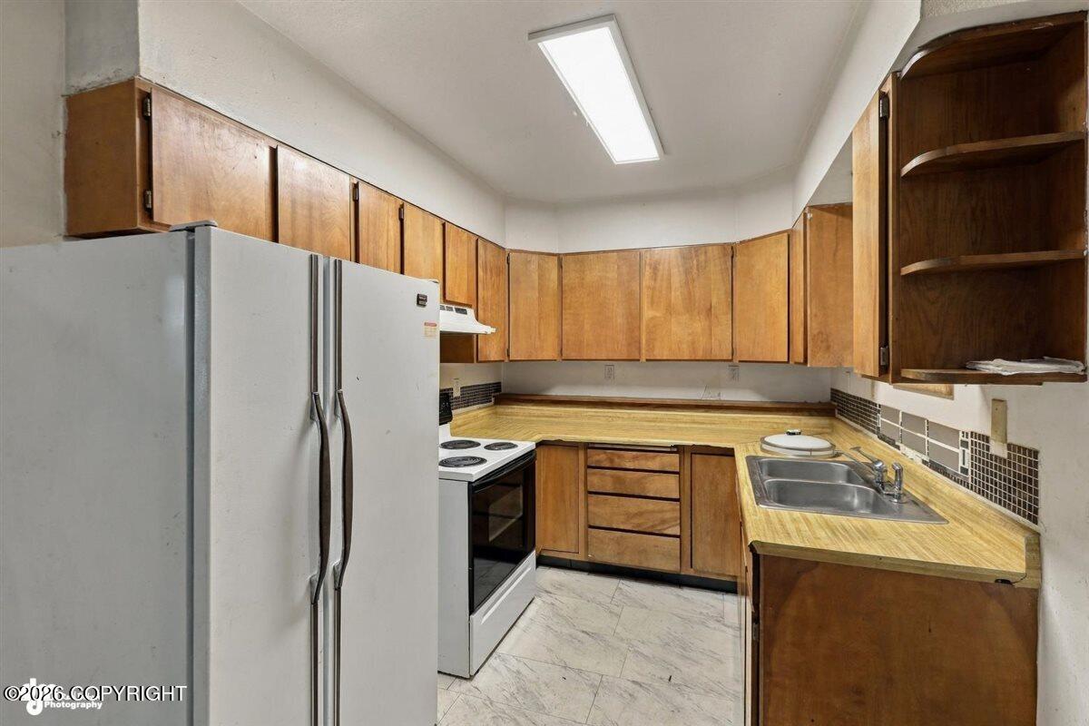 733 Price Street Property Photo 10