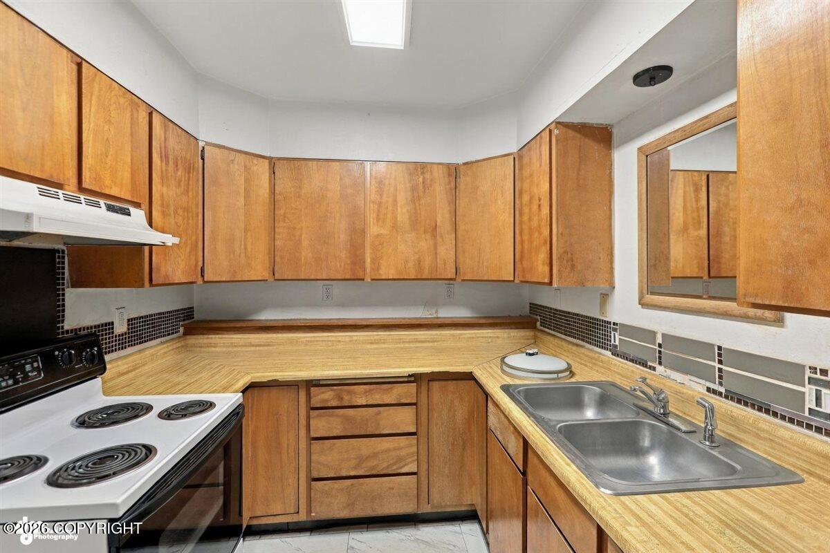 733 Price Street Property Photo 11