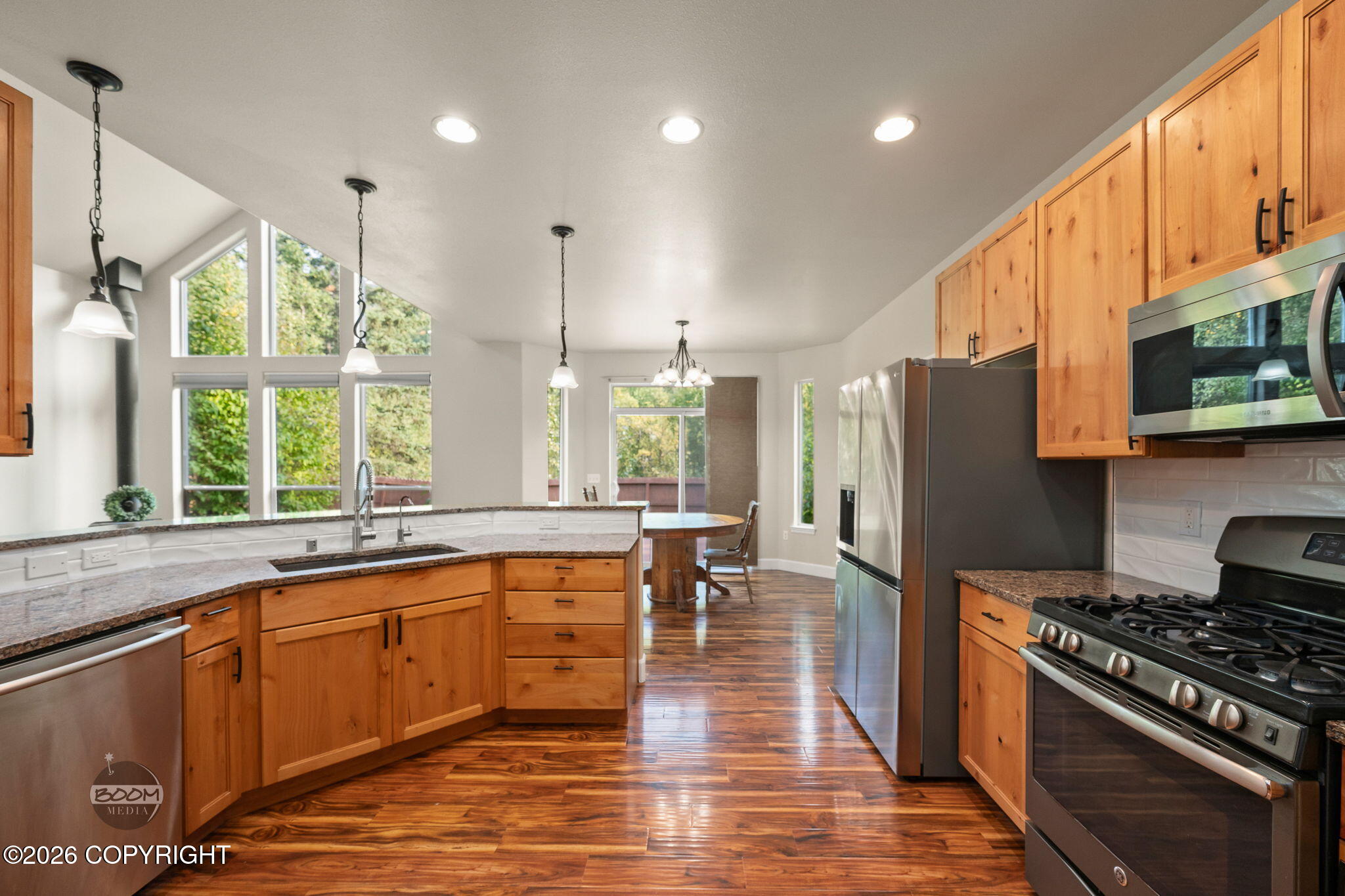 19325 New Market Drive Property Photo 6