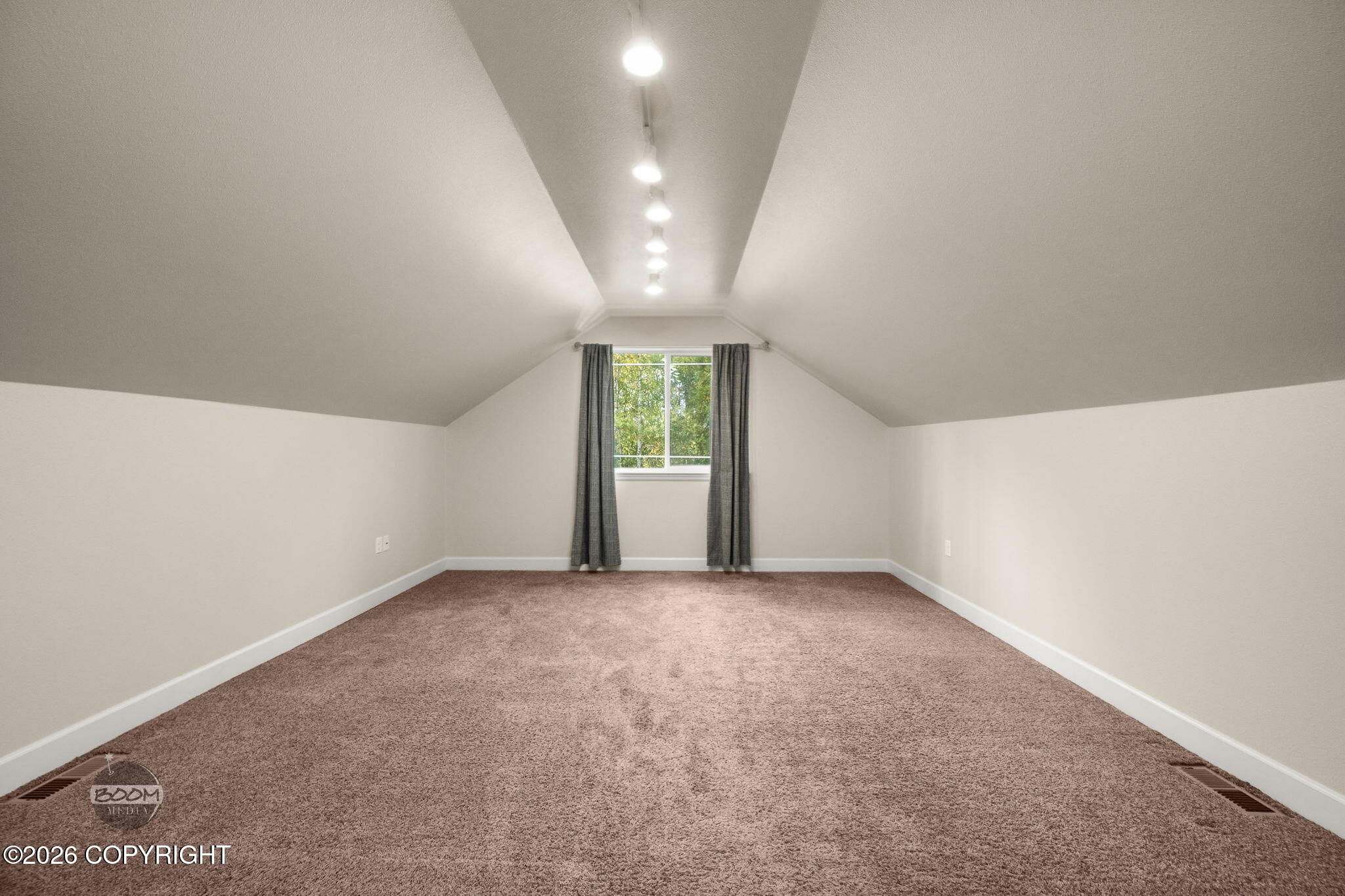19325 New Market Drive Property Photo 36