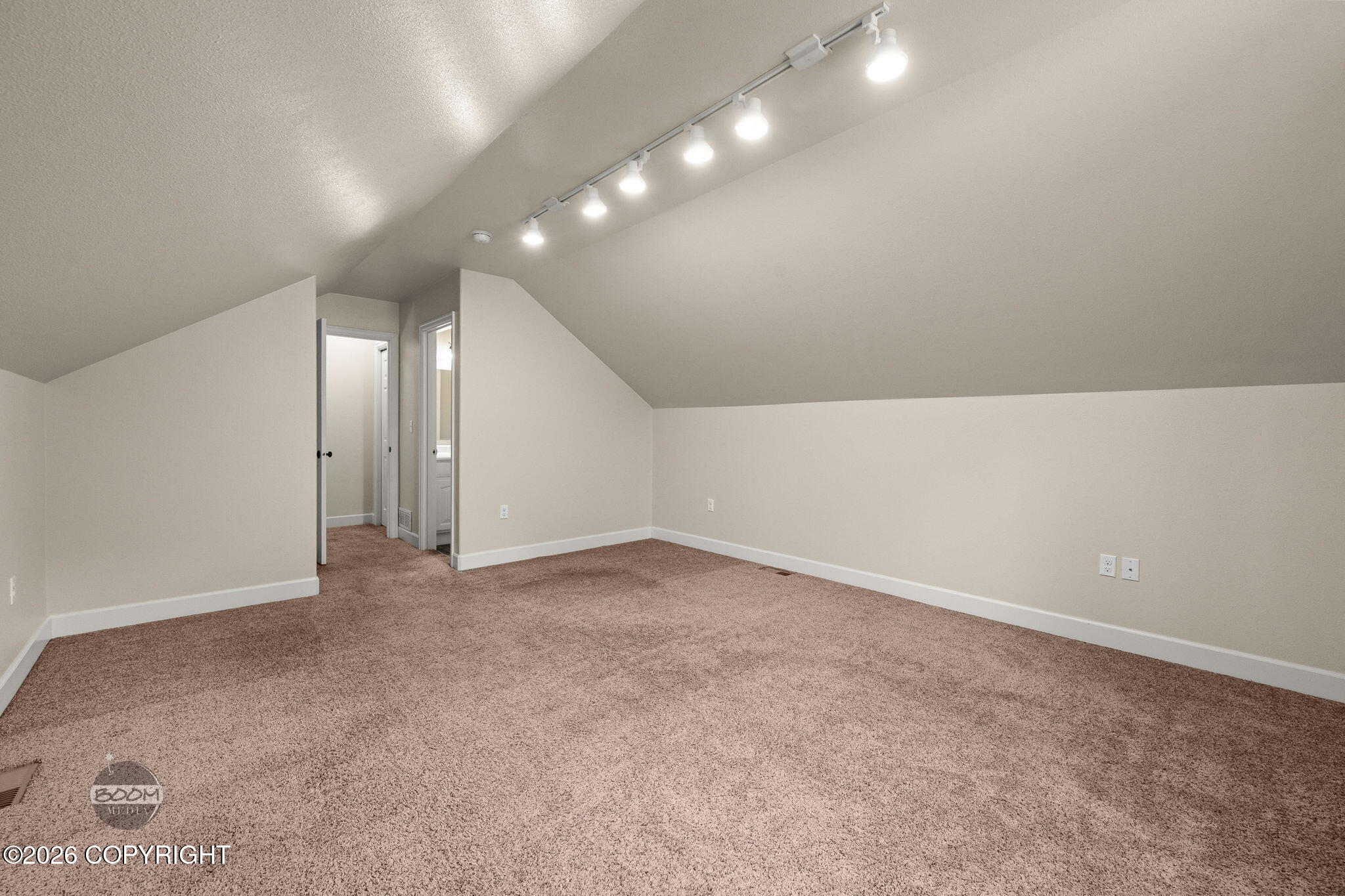19325 New Market Drive Property Photo 37
