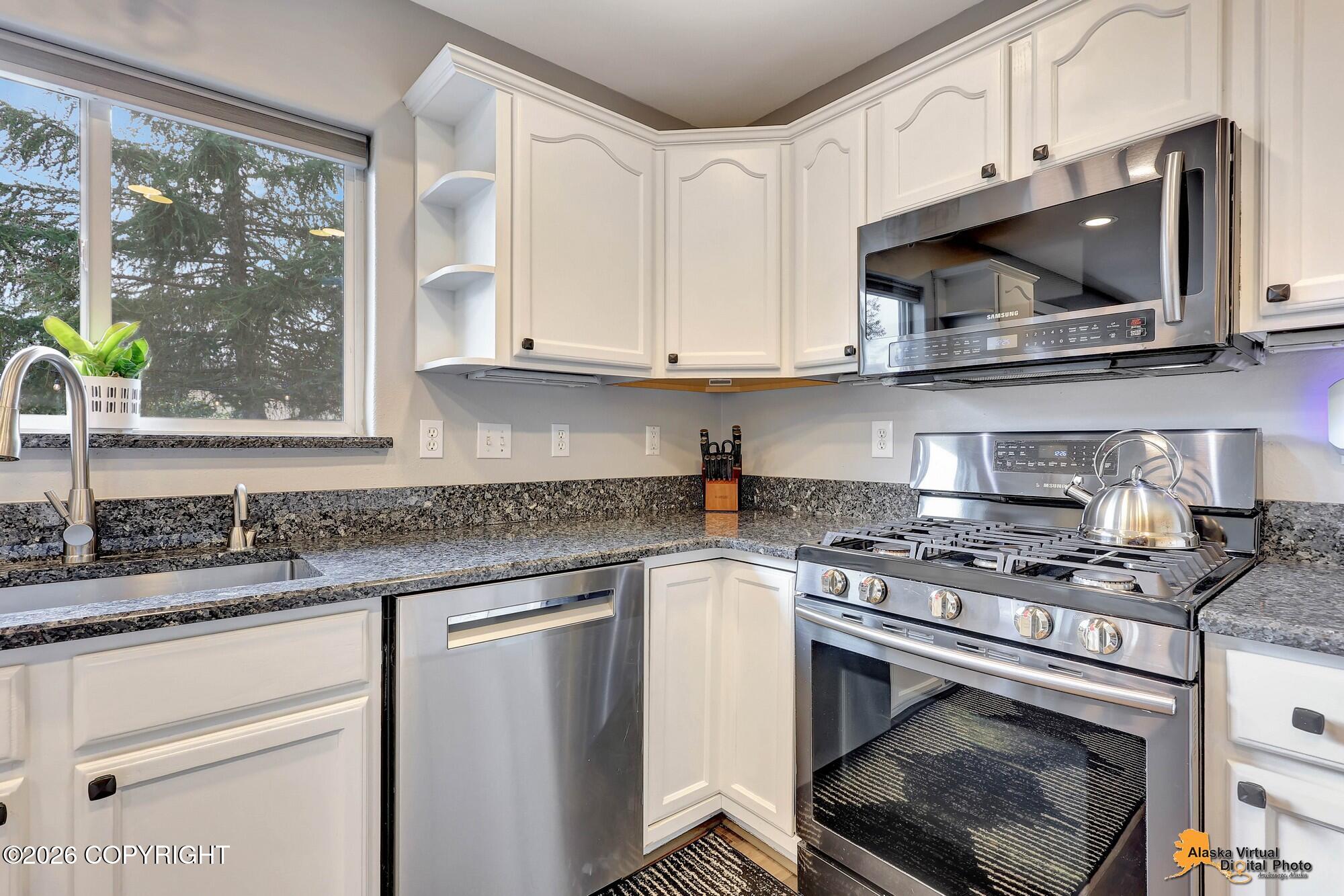 2610 Avalon Circle Property Photo 13