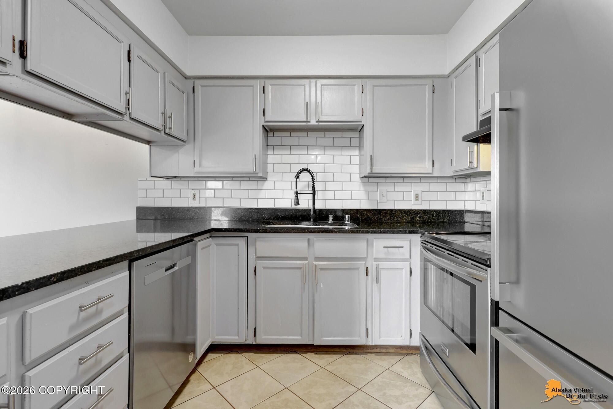 1009 Fred Circle Property Photo 5