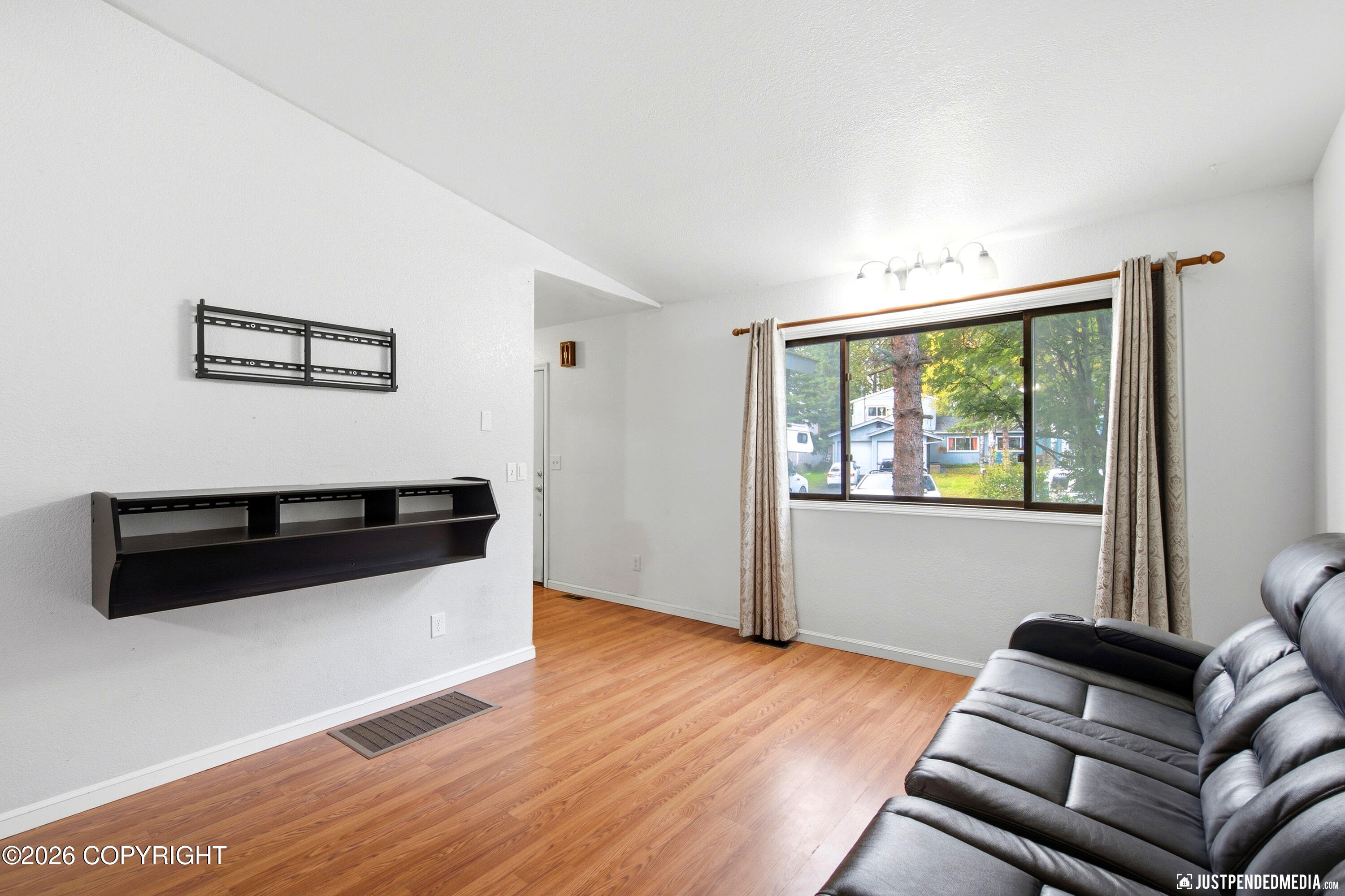 8123 Harvest Circle Property Photo 7