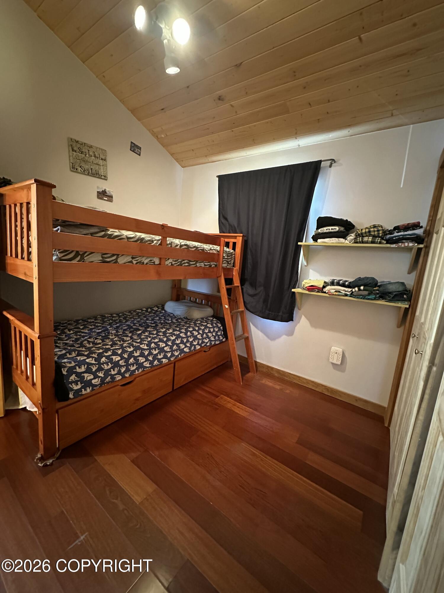 466 8th Avenue Property Photo 14