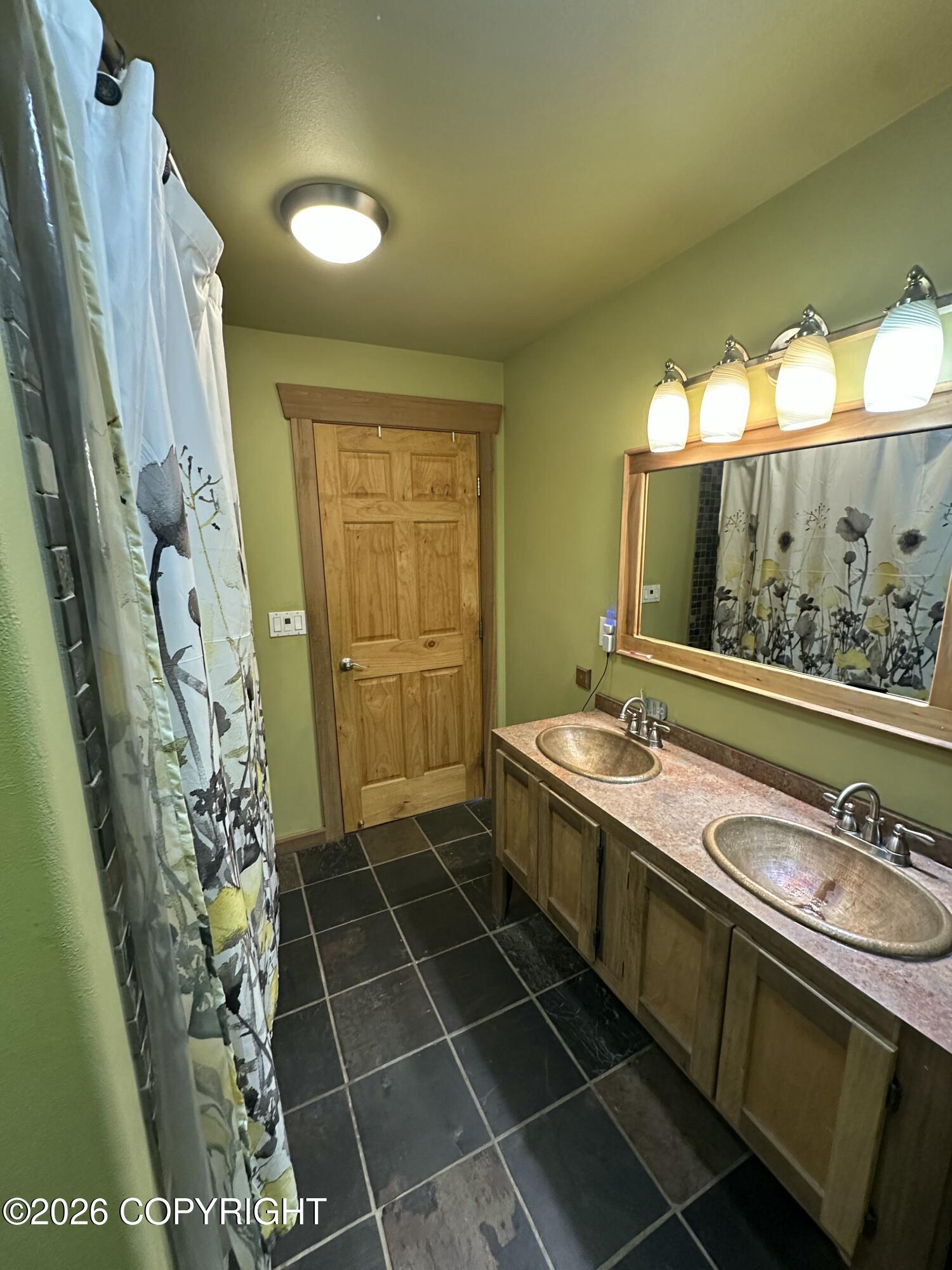 466 8th Avenue Property Photo 16