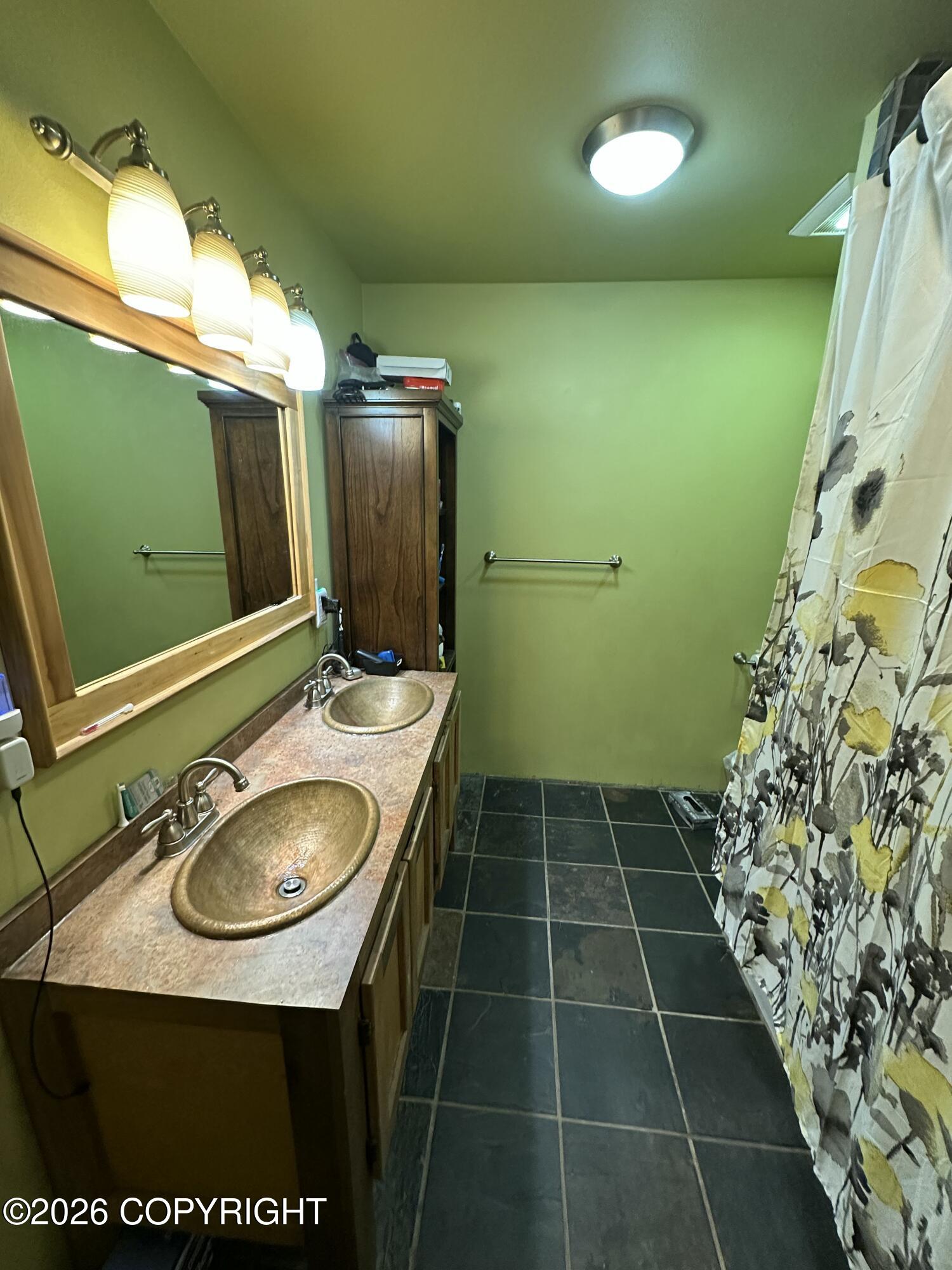466 8th Avenue Property Photo 17