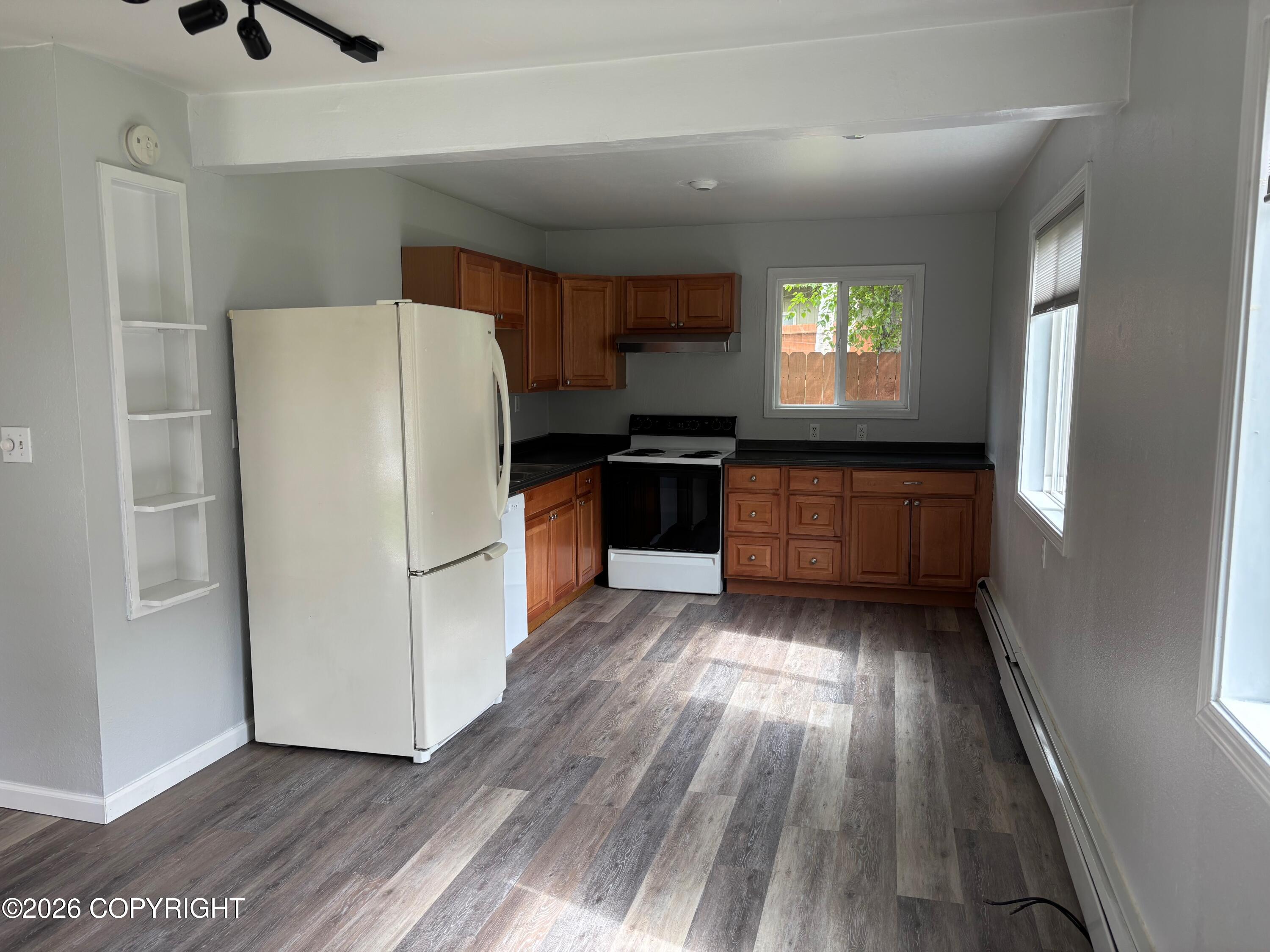 402 E 11th Avenue Property Photo 24