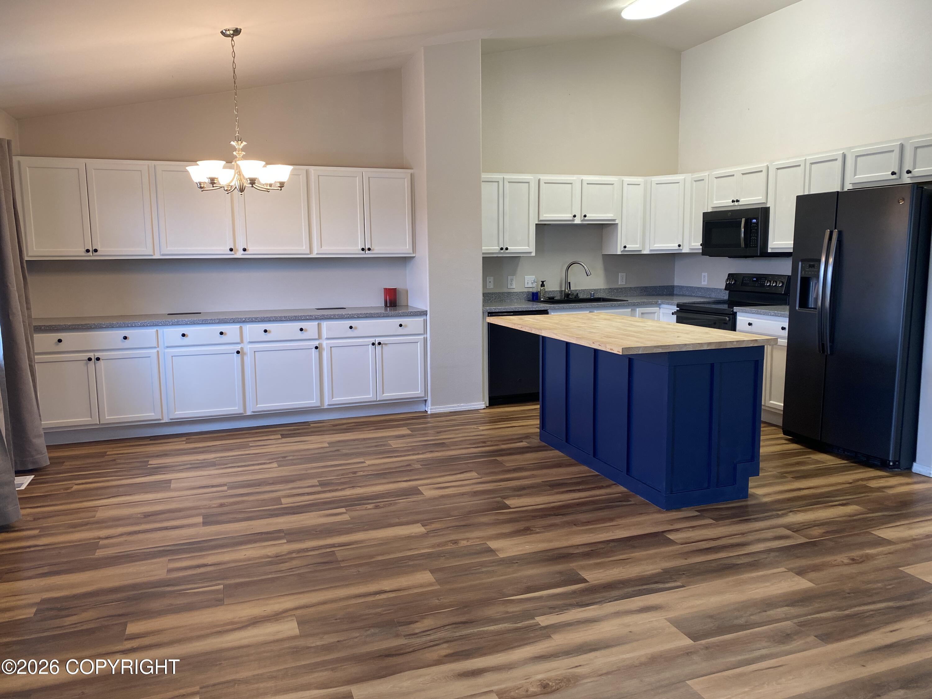 401 S Wasilla Street #49 Property Photo 2